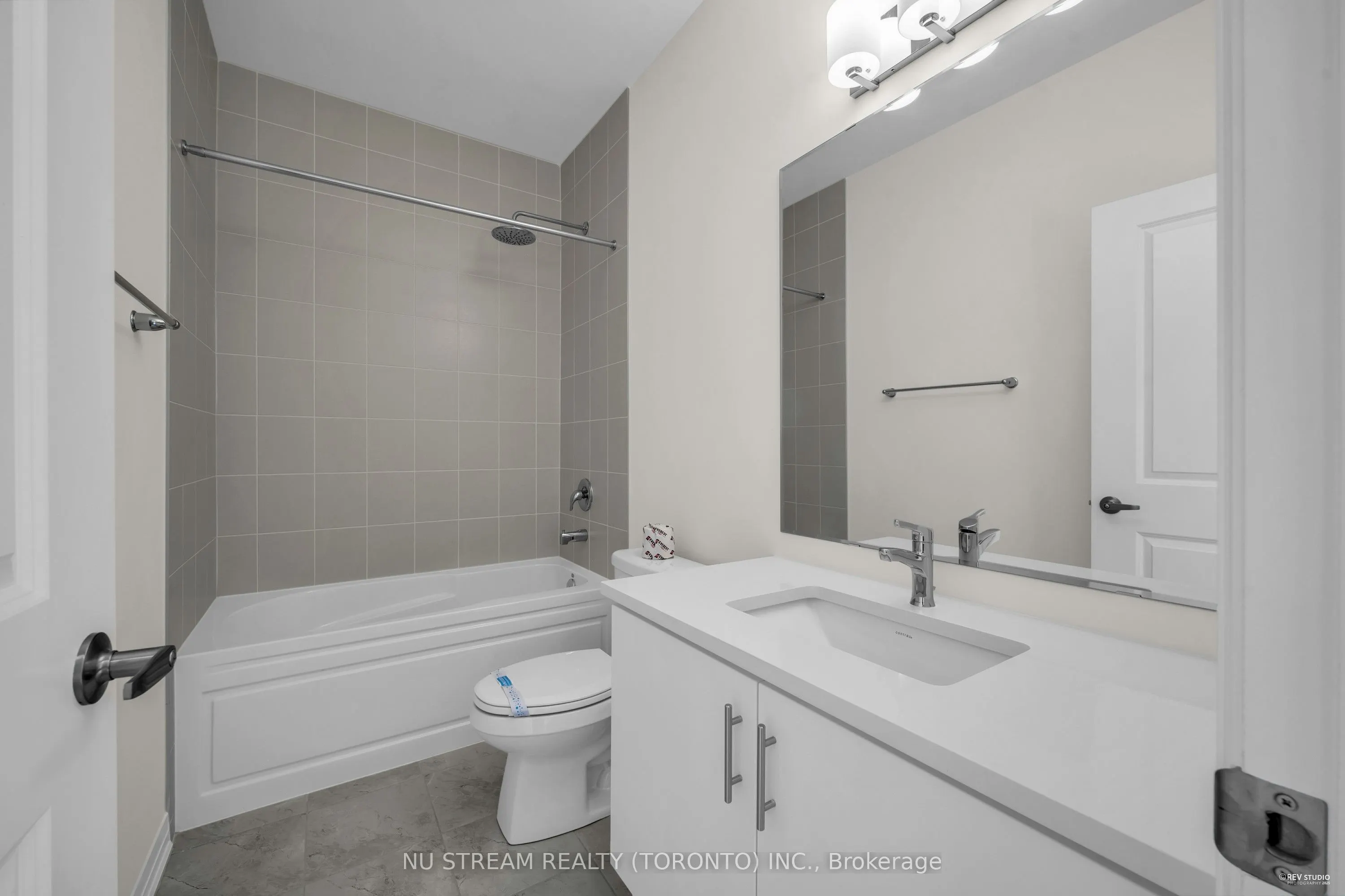 3255 Crystal Drive