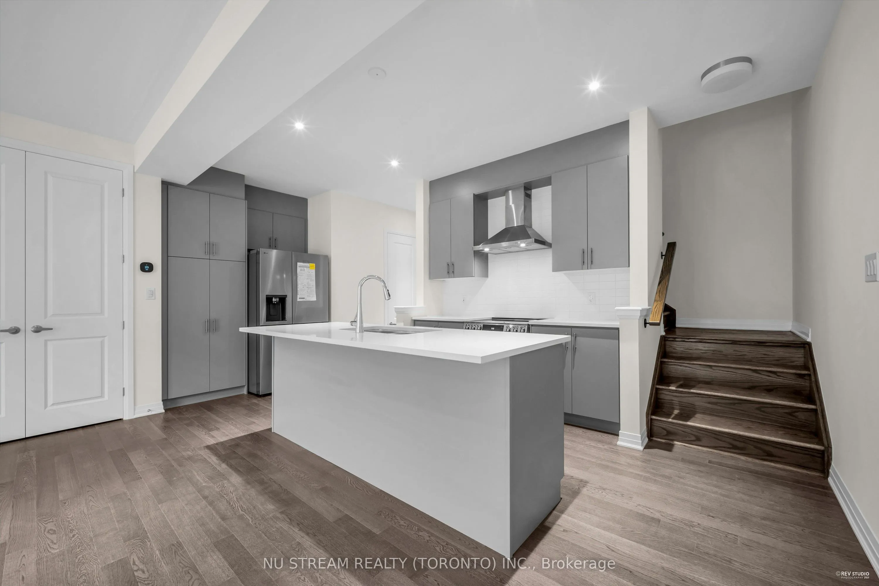 3255 Crystal Drive