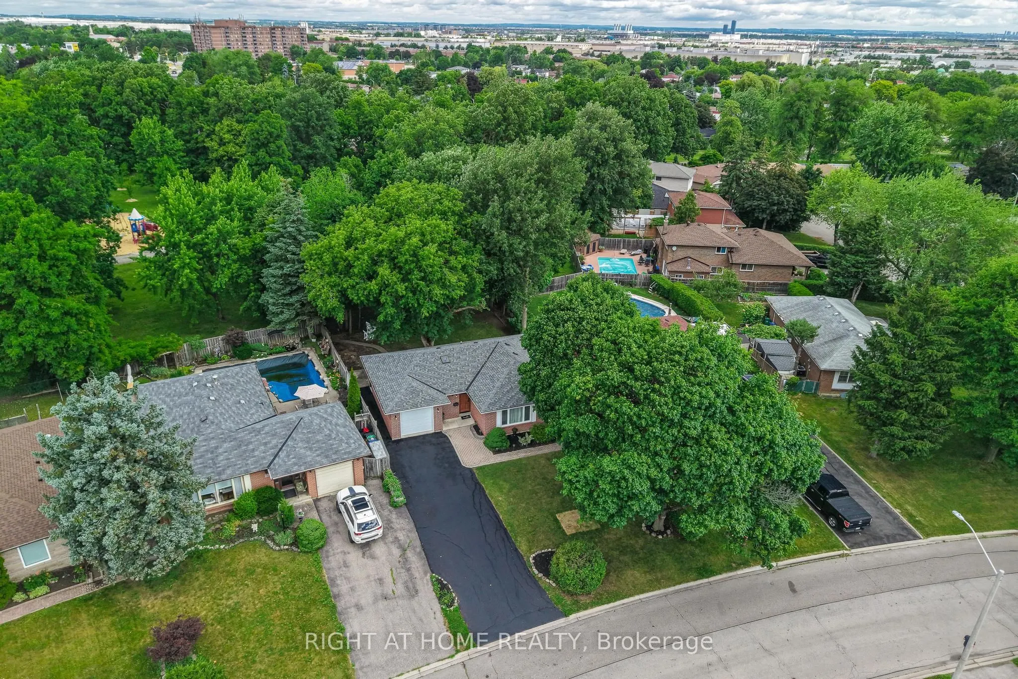 25 Devonshire Drive