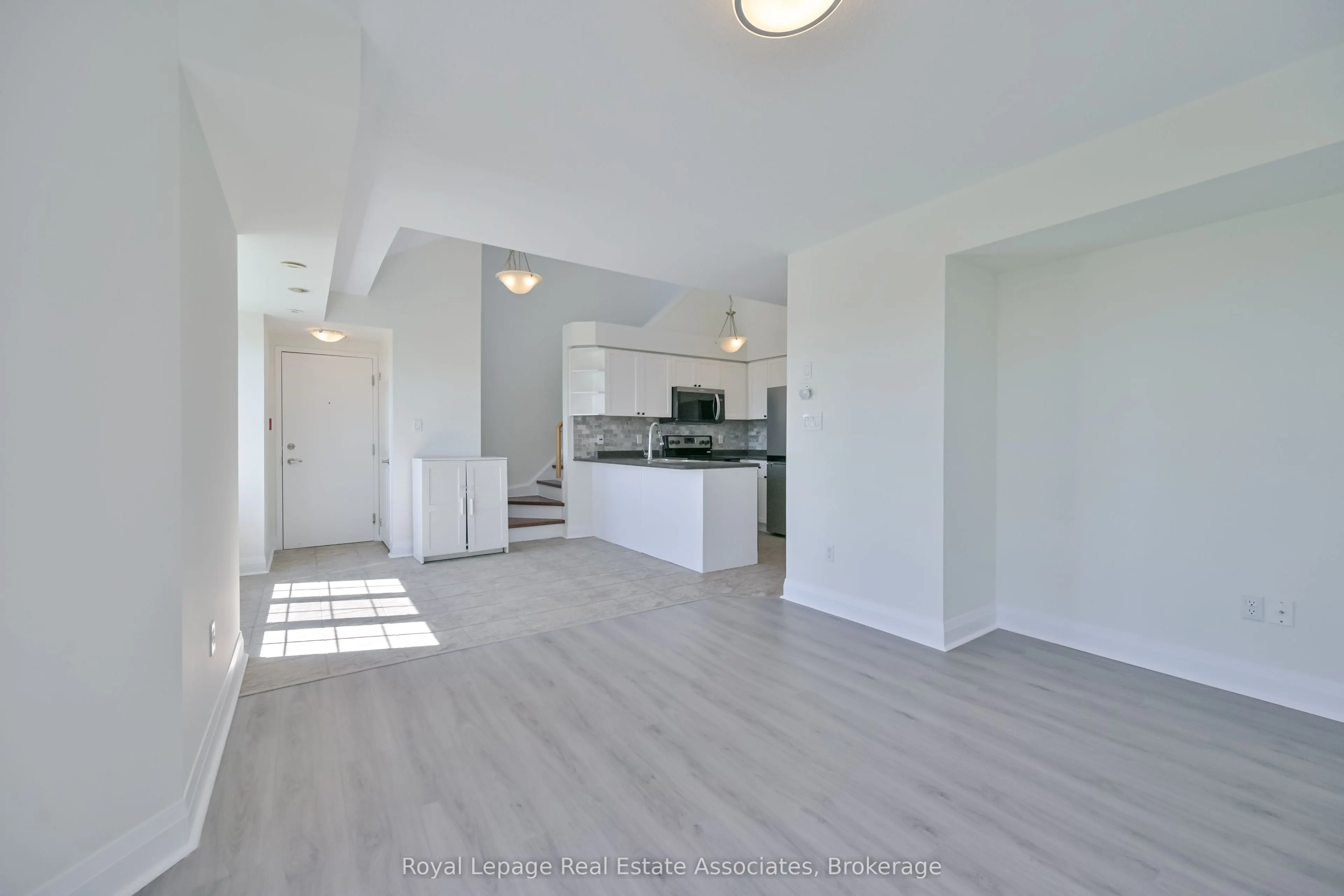 575 Dundas Street, #3