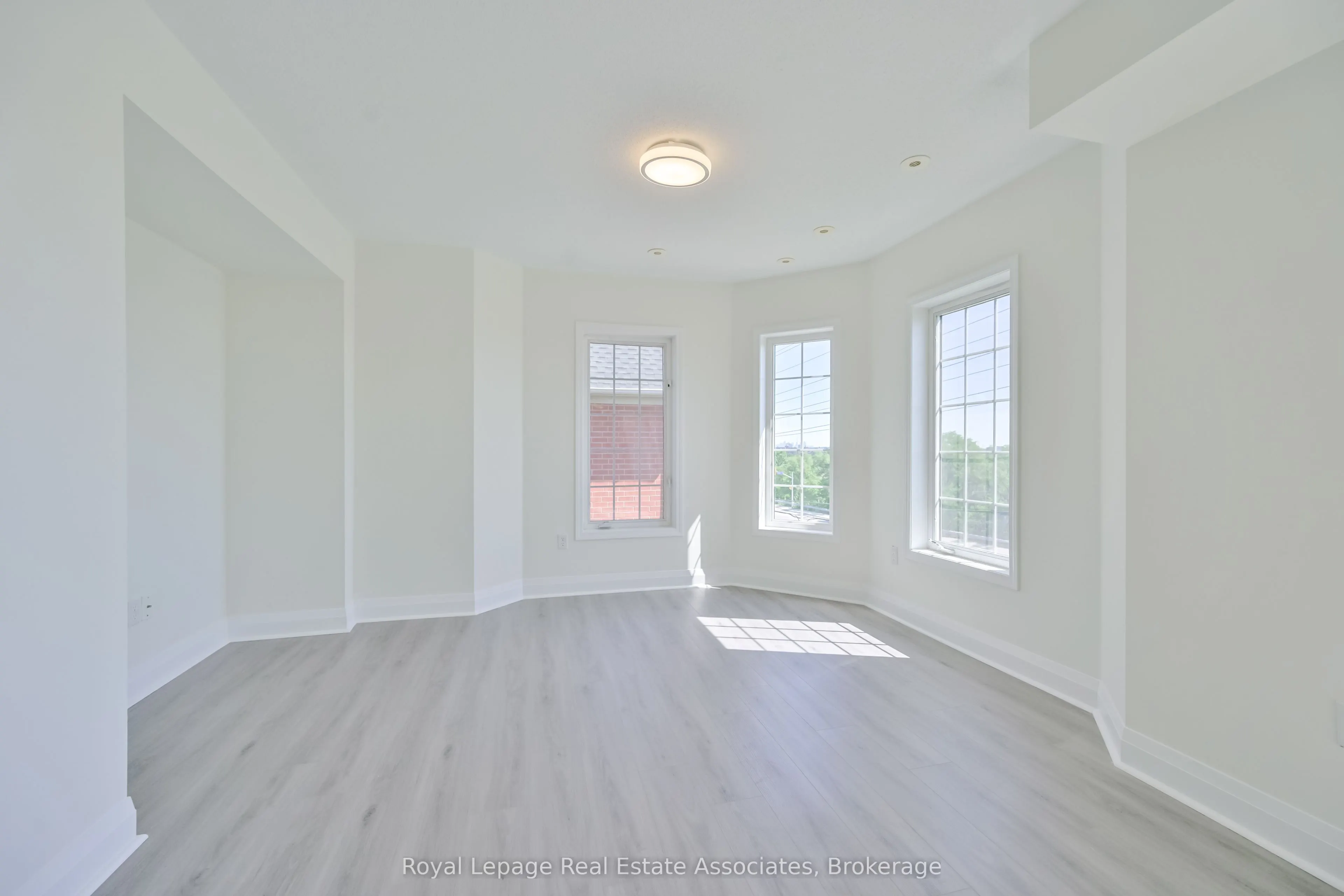 575 Dundas Street, #3