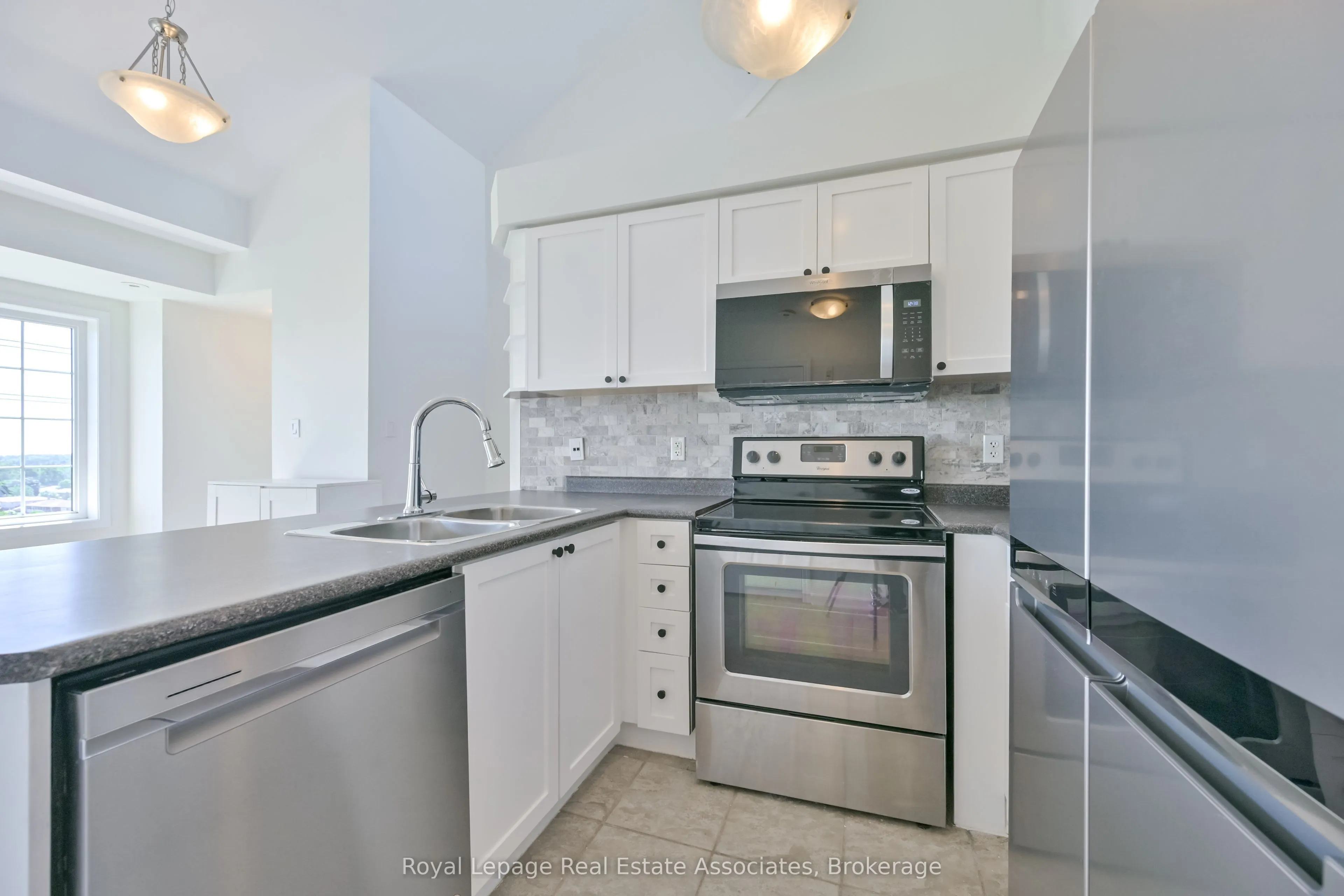 575 Dundas Street, #3