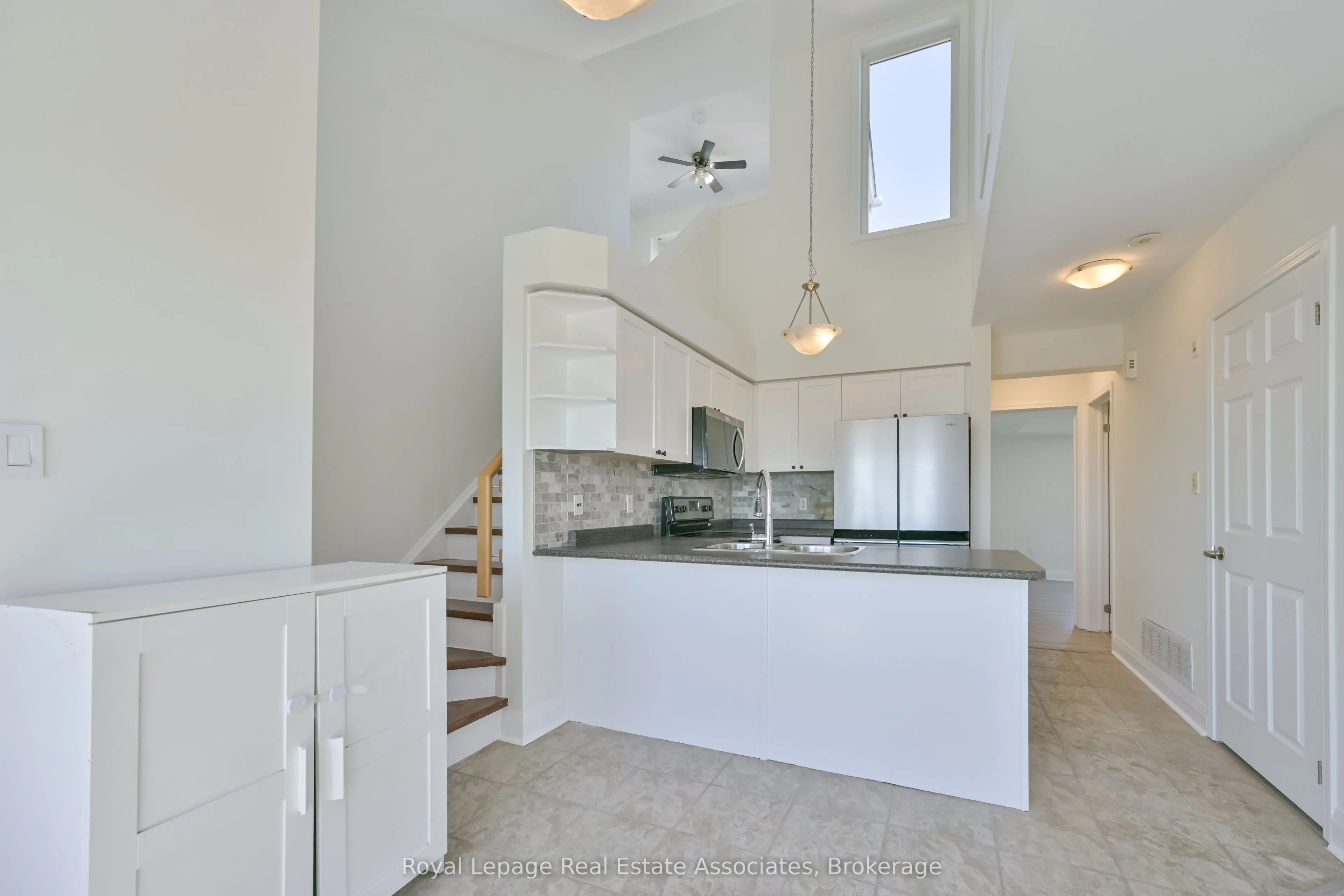 575 Dundas Street, #3