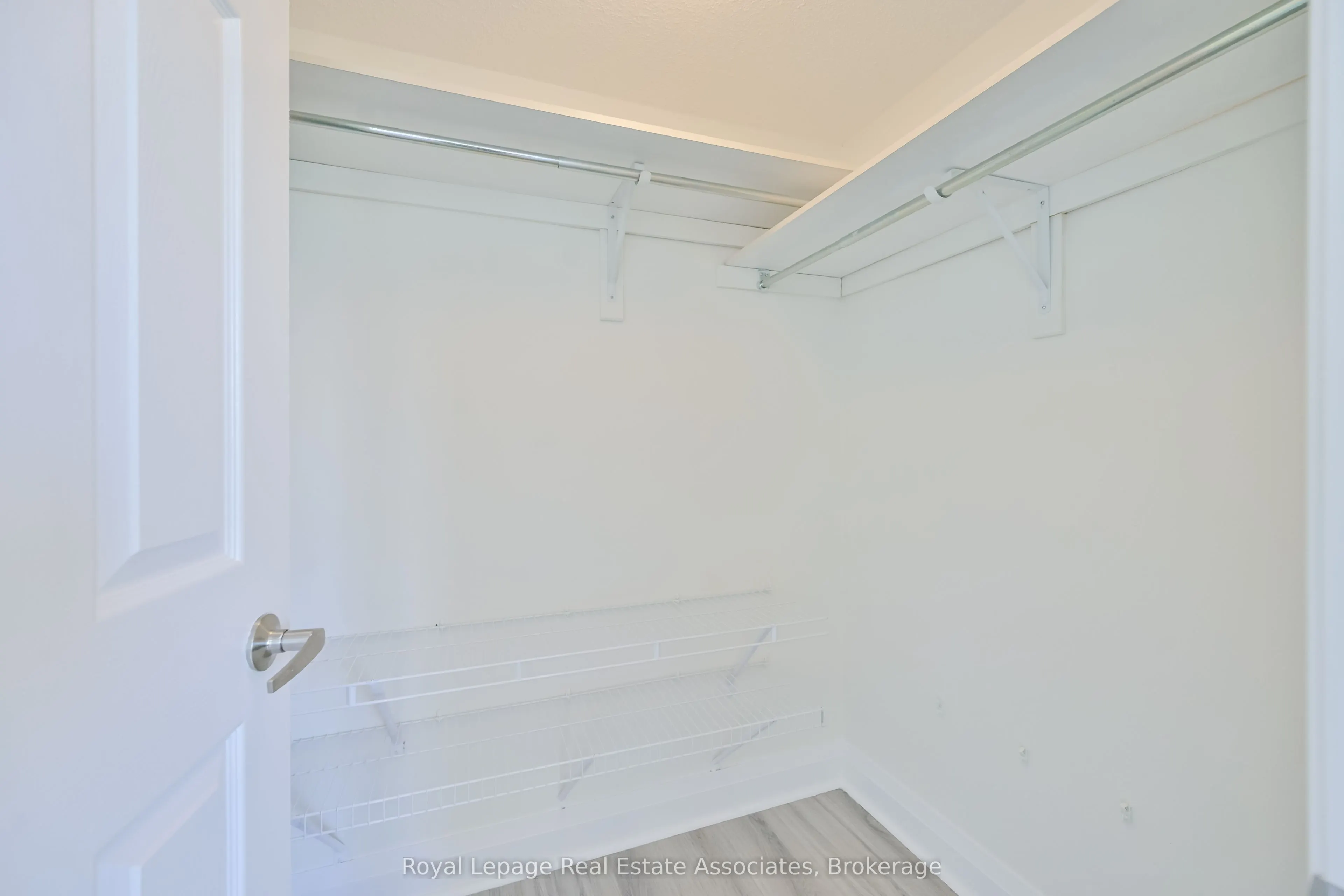 575 Dundas Street, #3