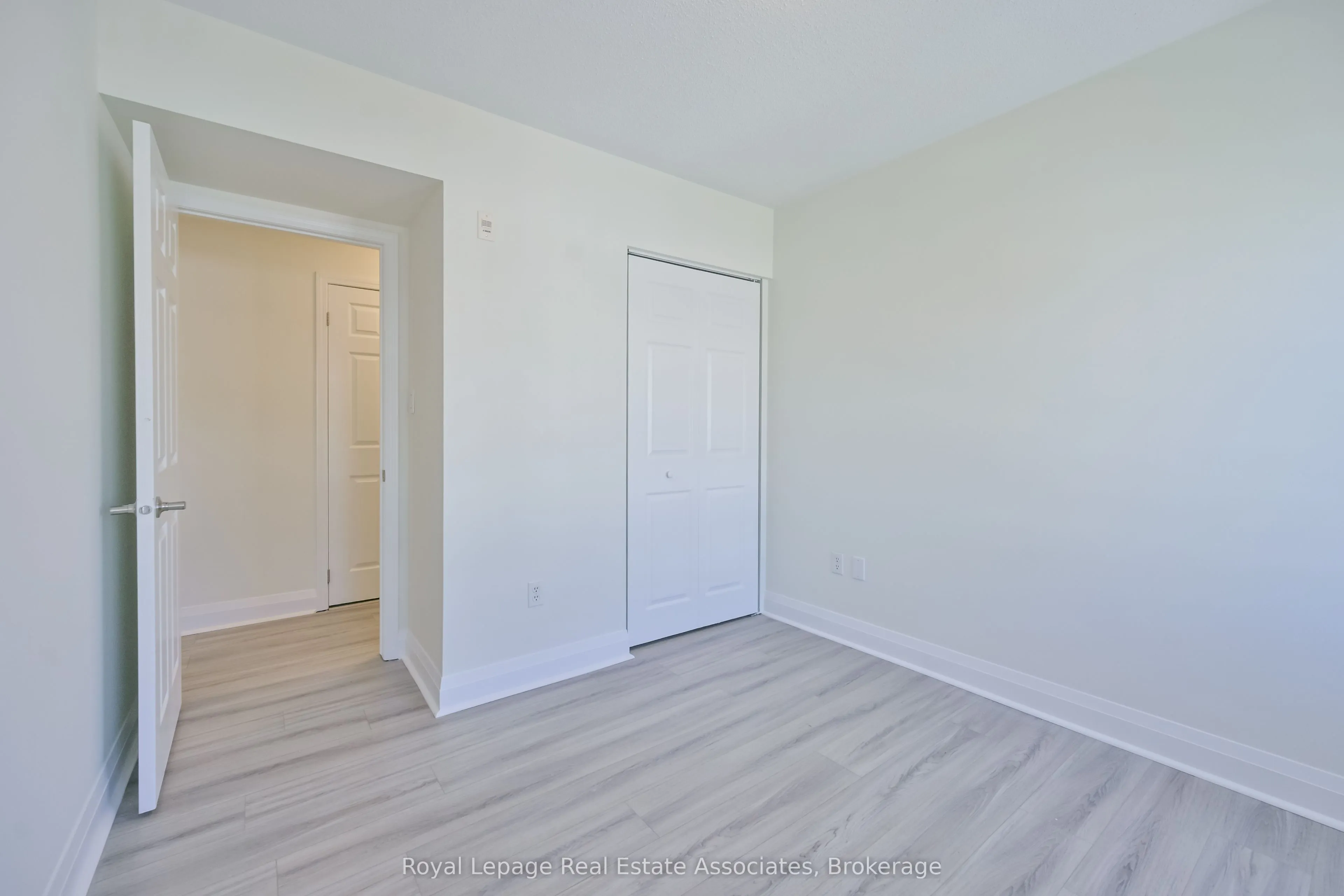 575 Dundas Street, #3