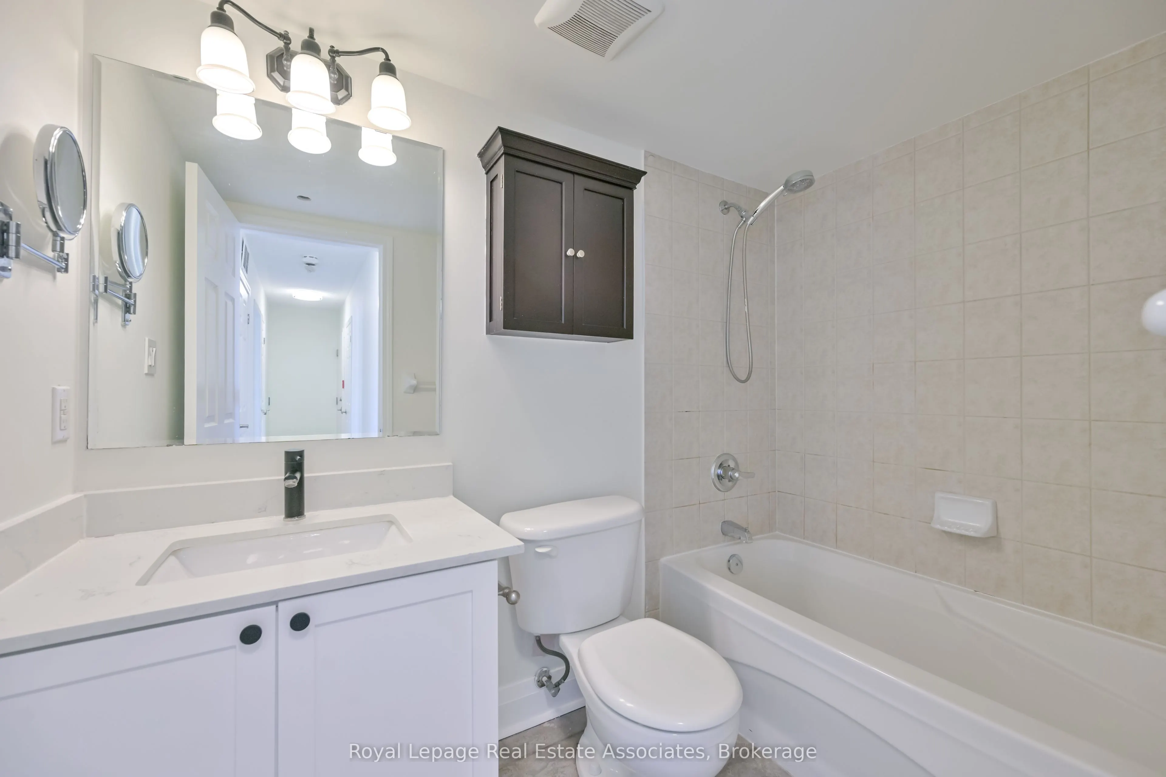 575 Dundas Street, #3