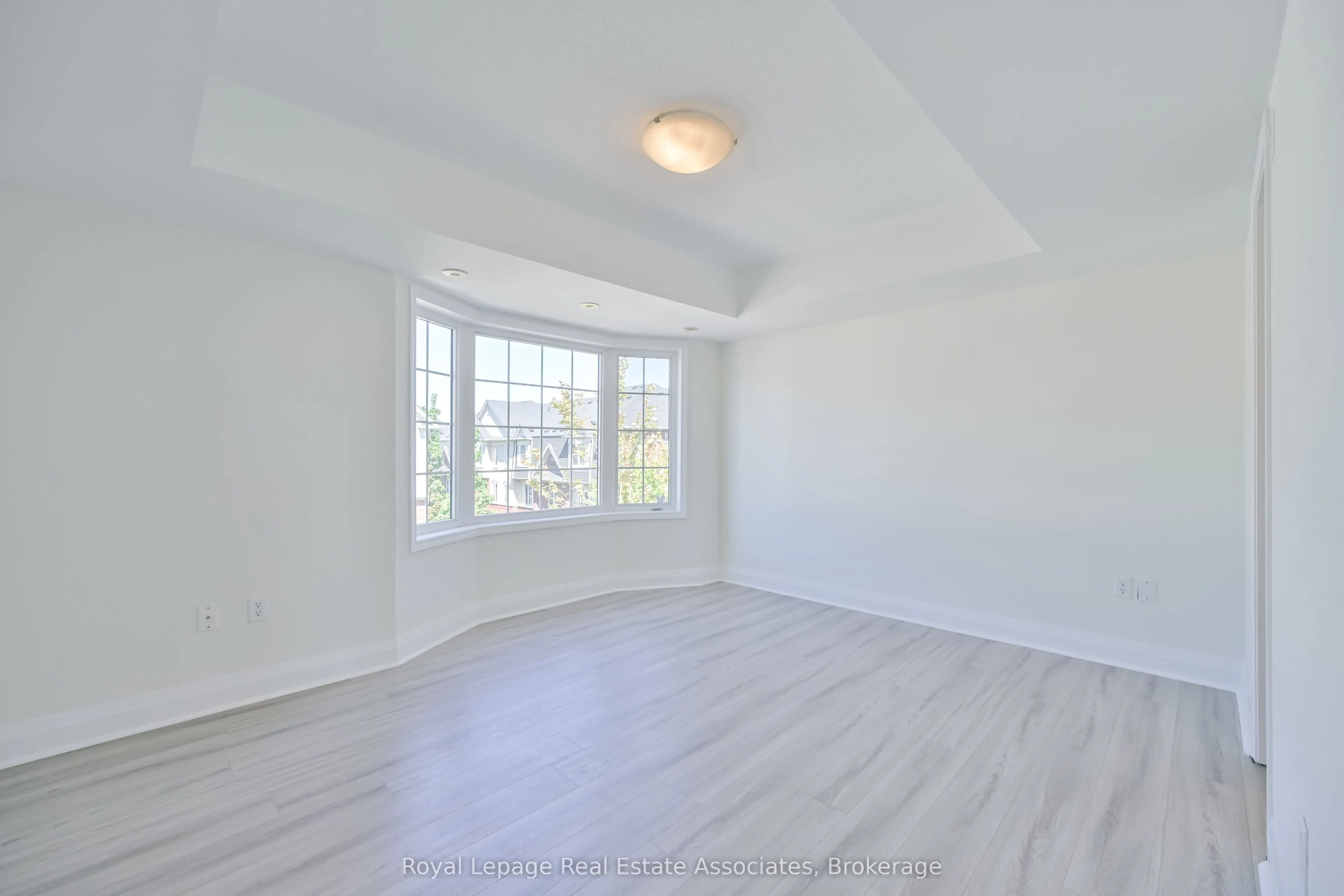 575 Dundas Street, #3