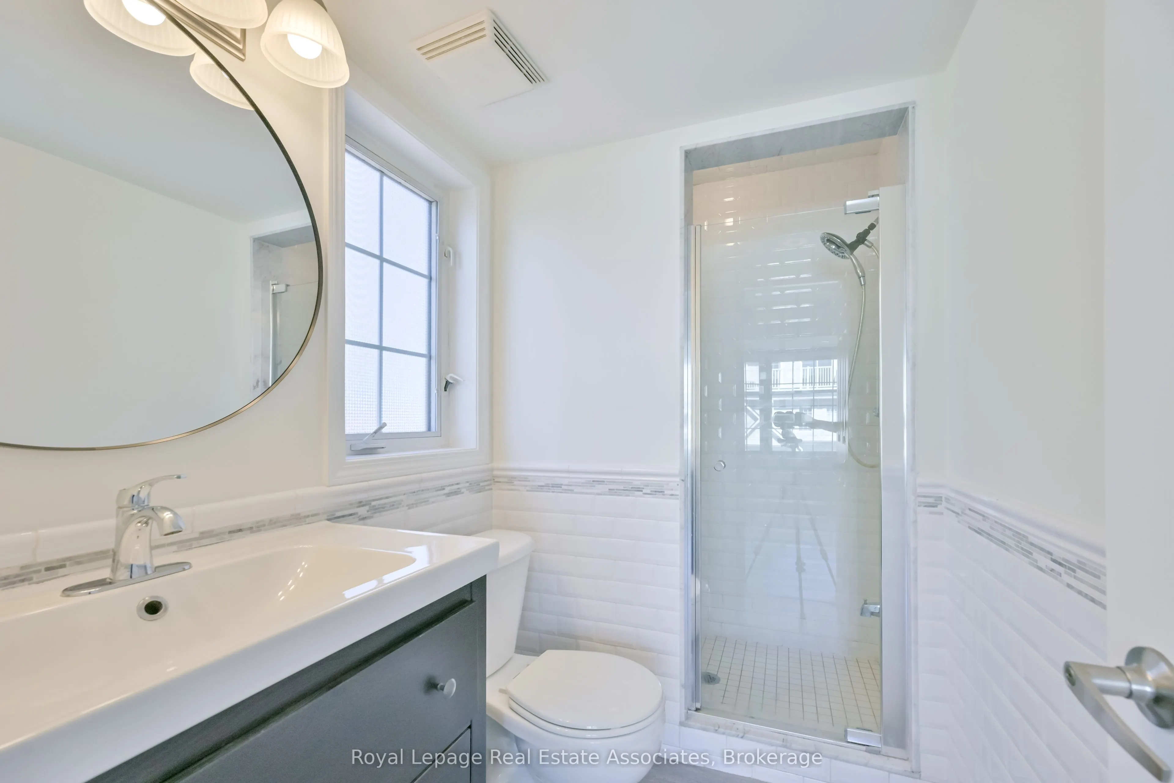 575 Dundas Street, #3