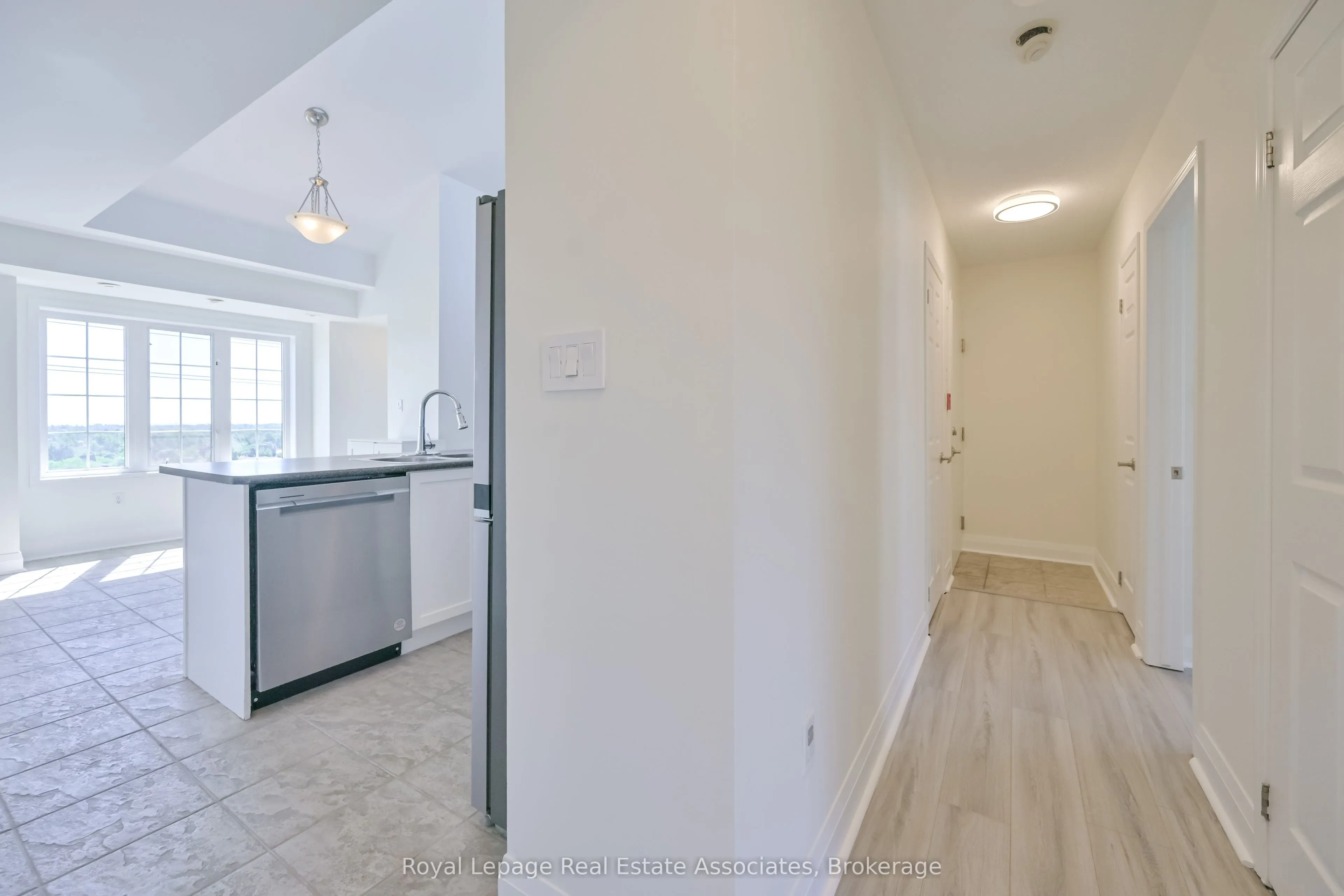 575 Dundas Street, #3