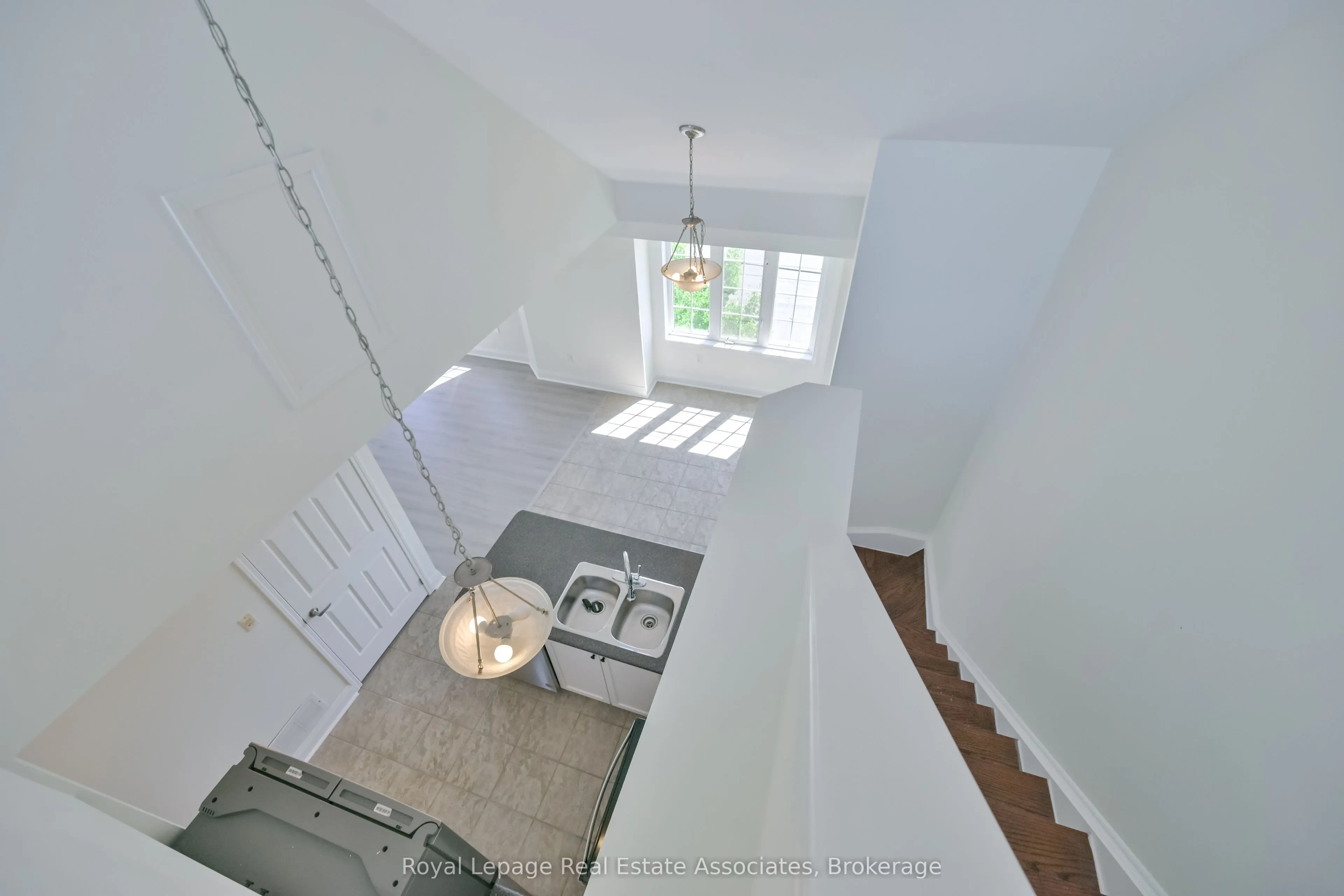 575 Dundas Street, #3