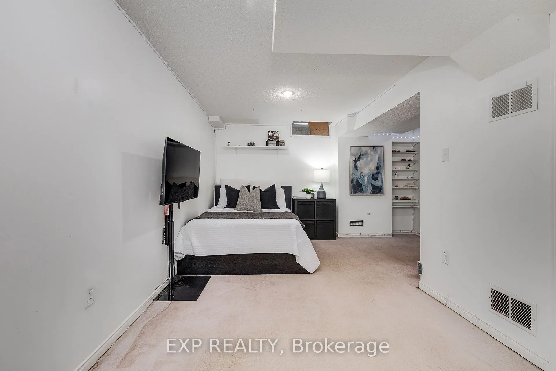 1591 South Parade Court, #24