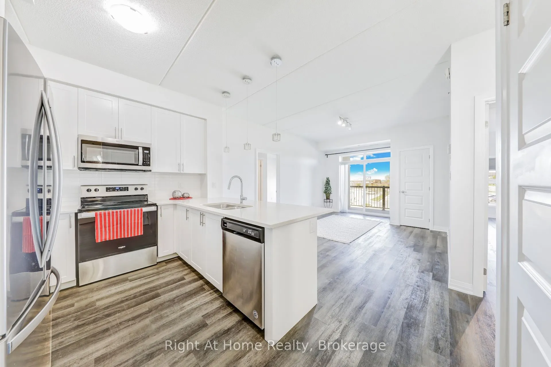 610 Farmstead Drive, #307