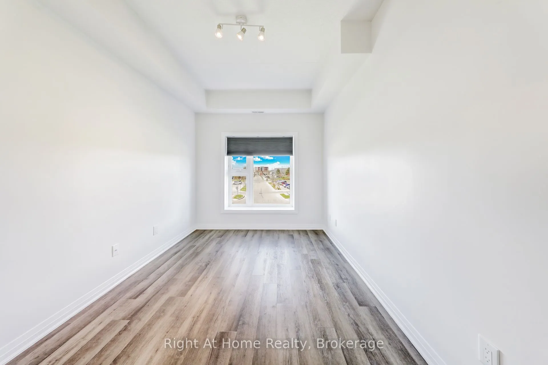 610 Farmstead Drive, #307