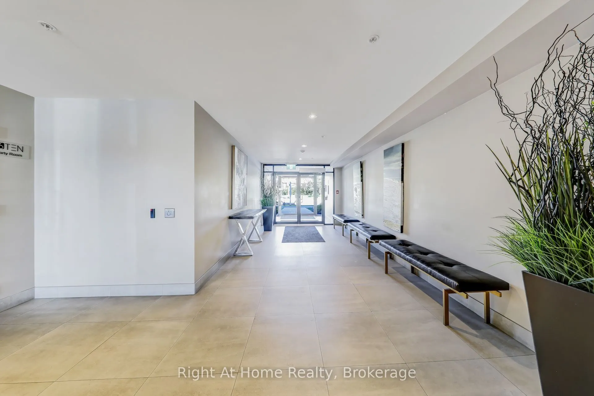 610 Farmstead Drive, #307