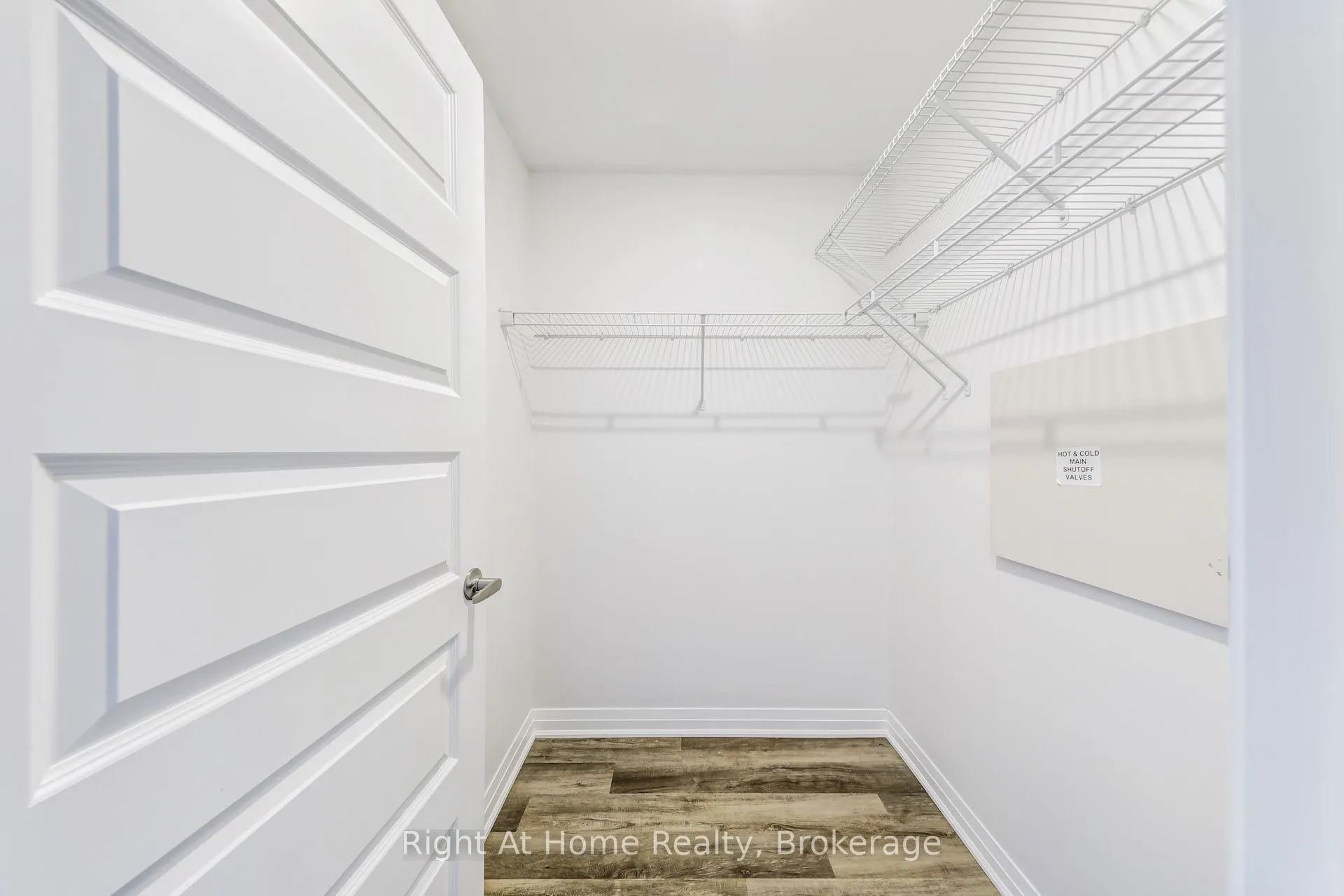 610 Farmstead Drive, #307