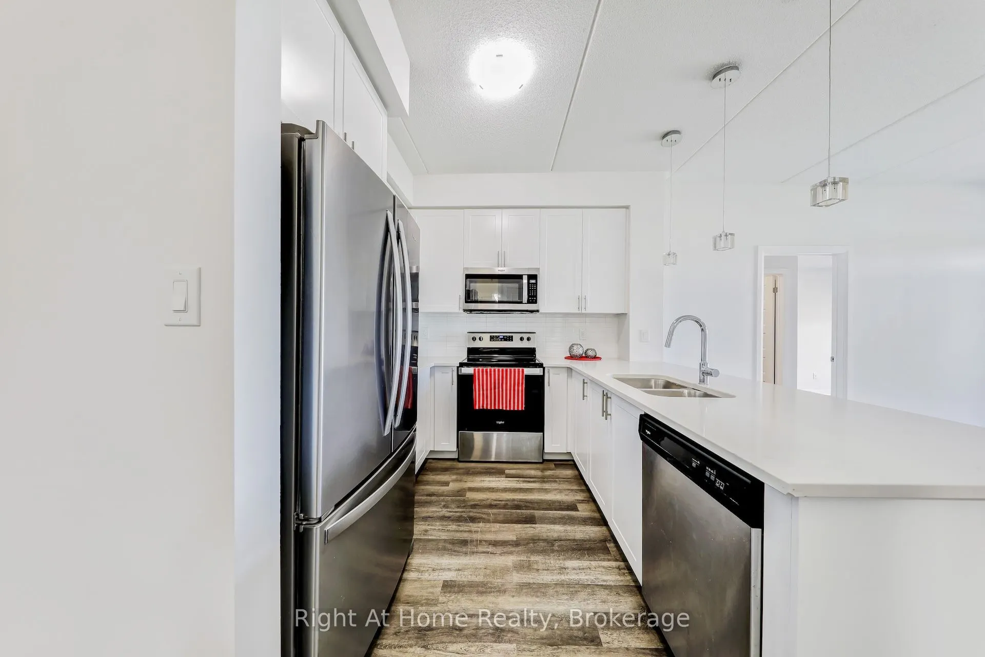 610 Farmstead Drive, #307