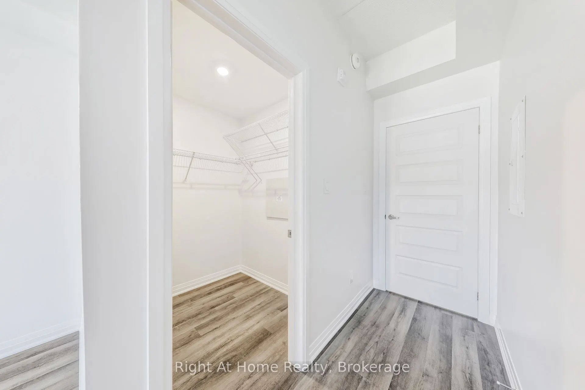 610 Farmstead Drive, #307