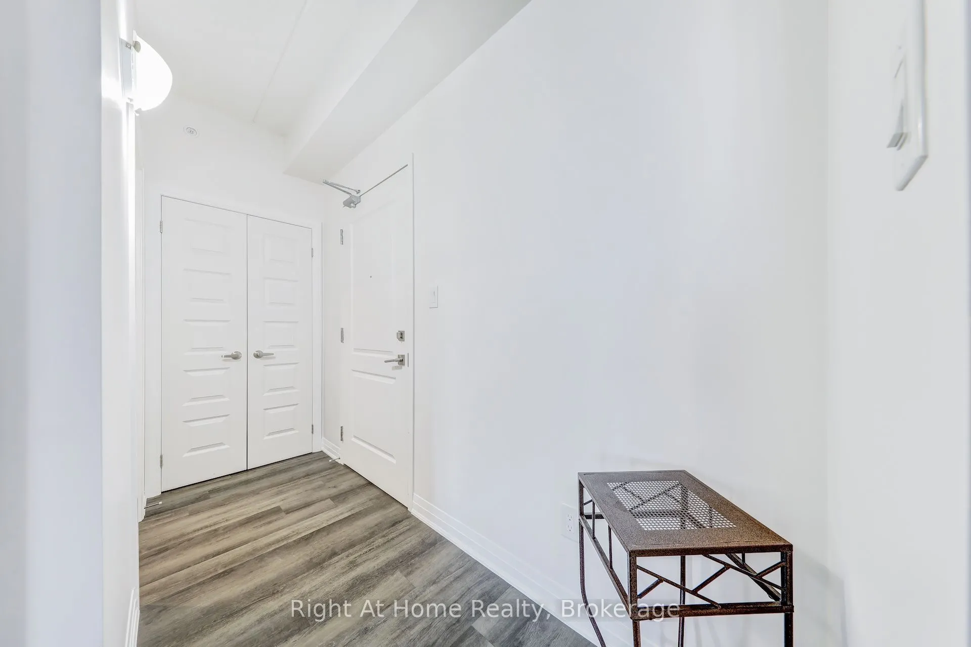 610 Farmstead Drive, #307