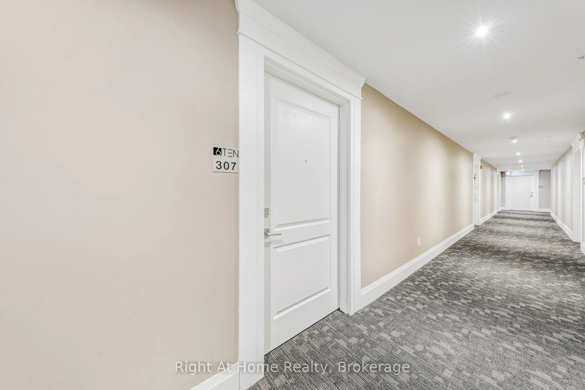 610 Farmstead Drive, #307