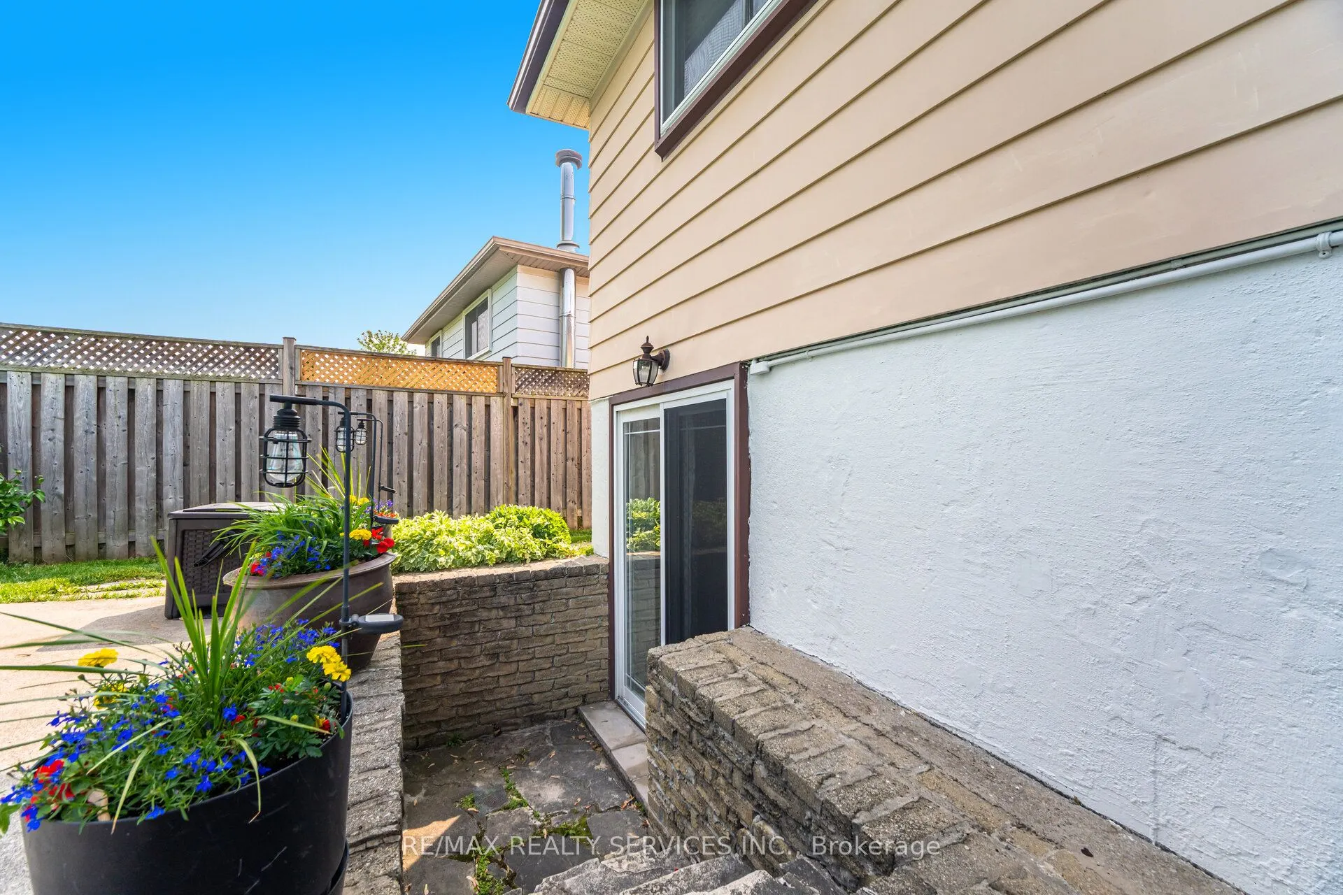 10 Gatewood Drive