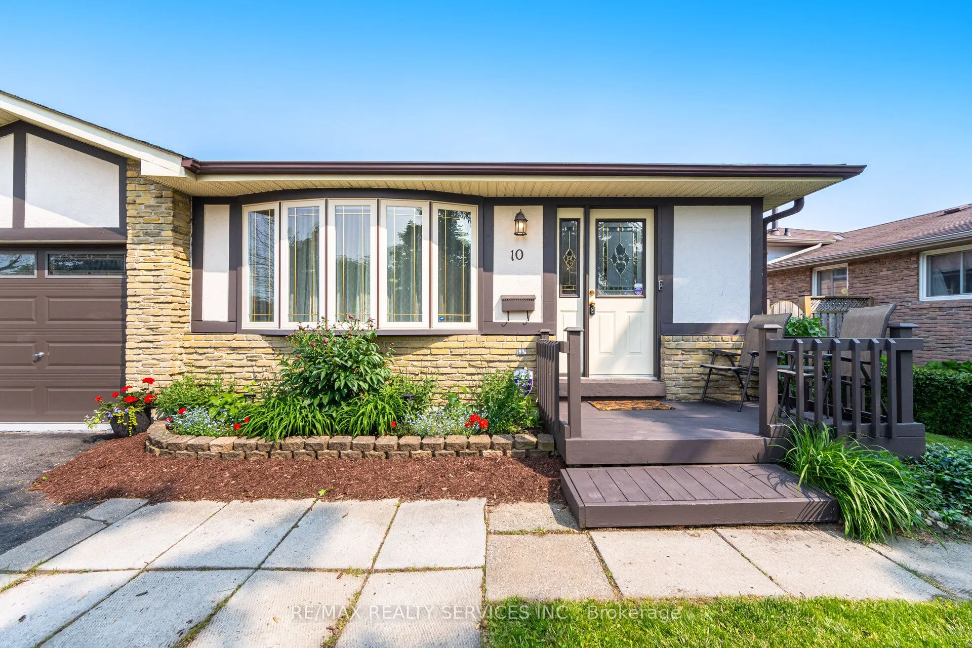 10 Gatewood Drive