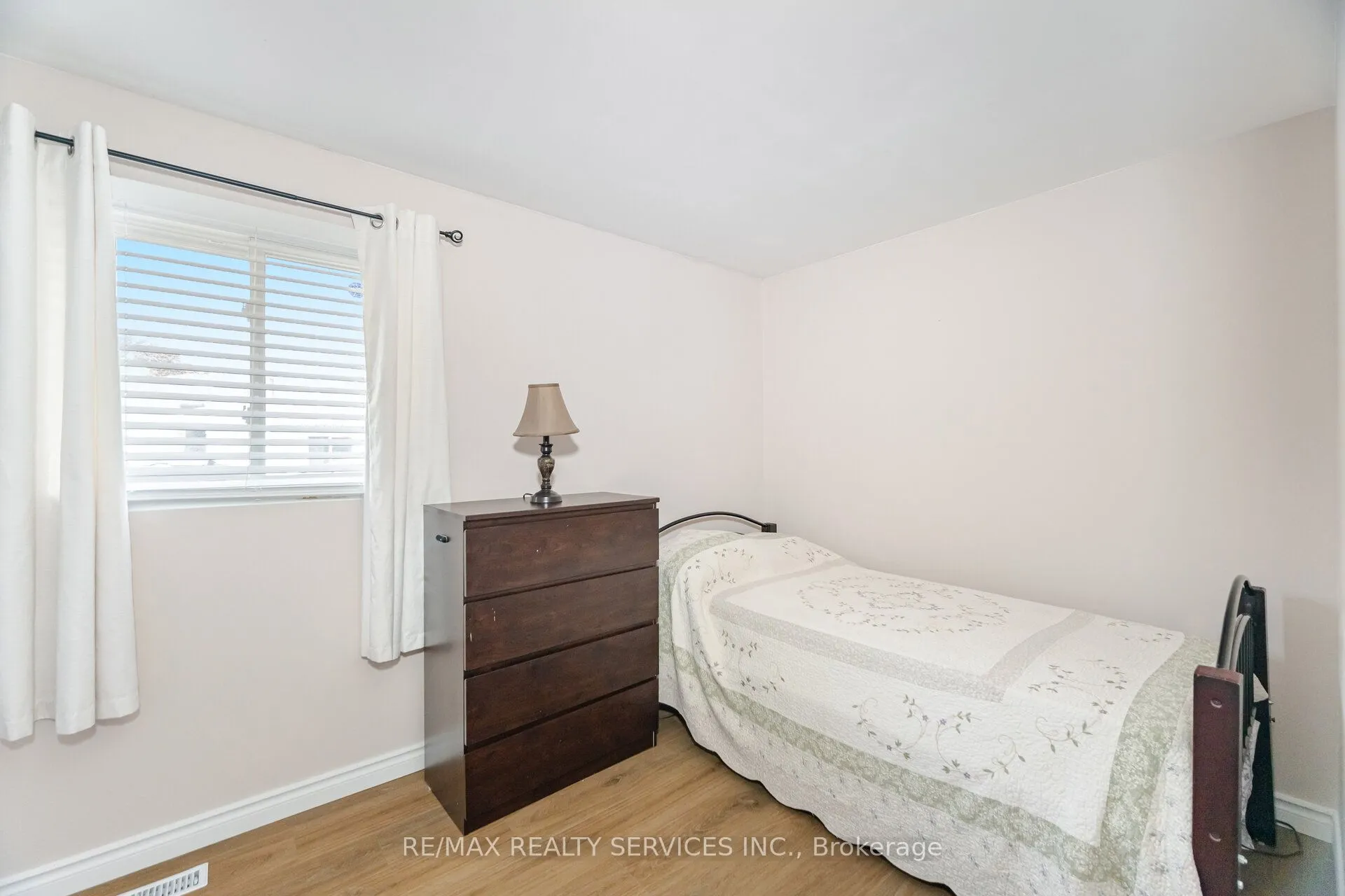 10 Gatewood Drive