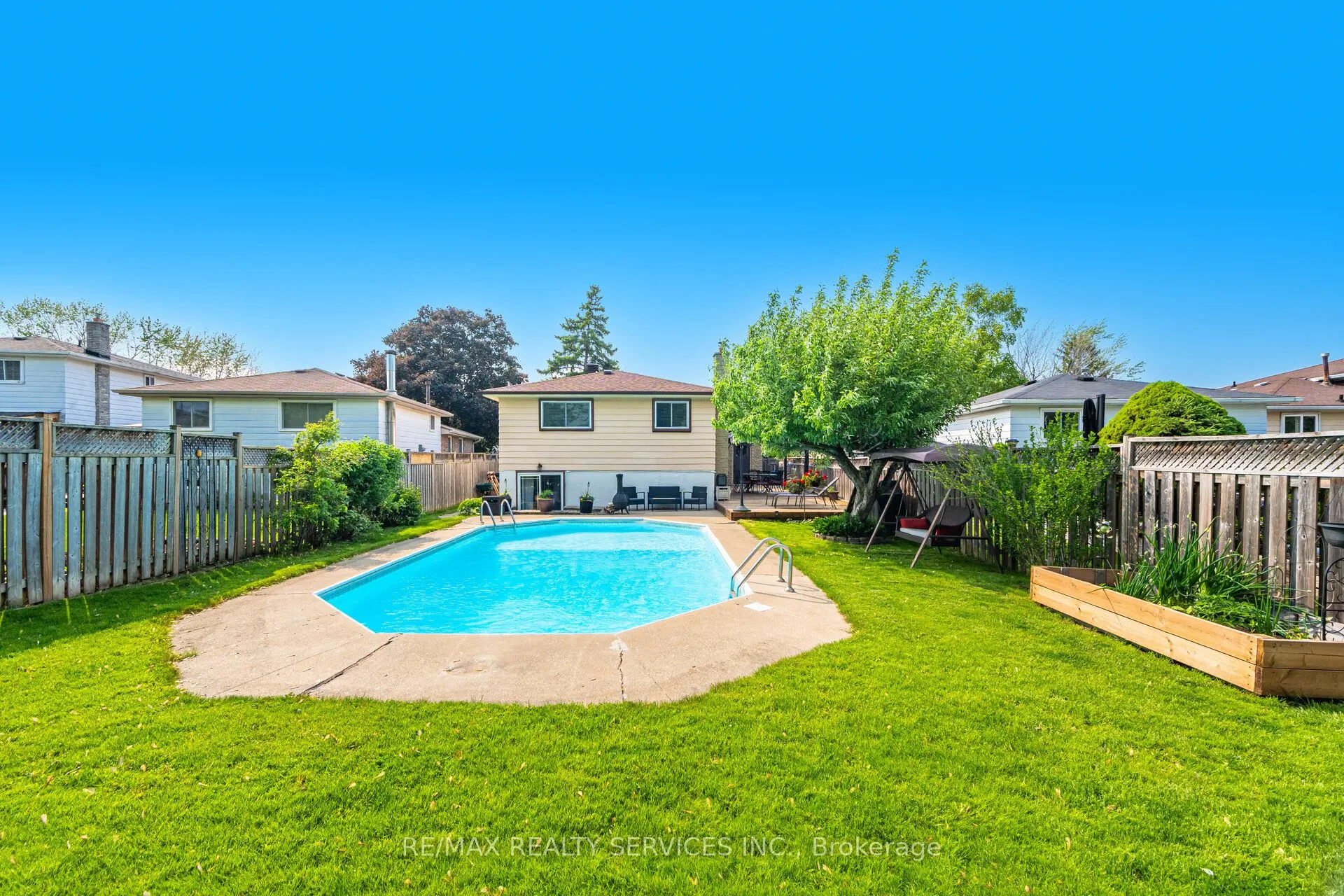 10 Gatewood Drive