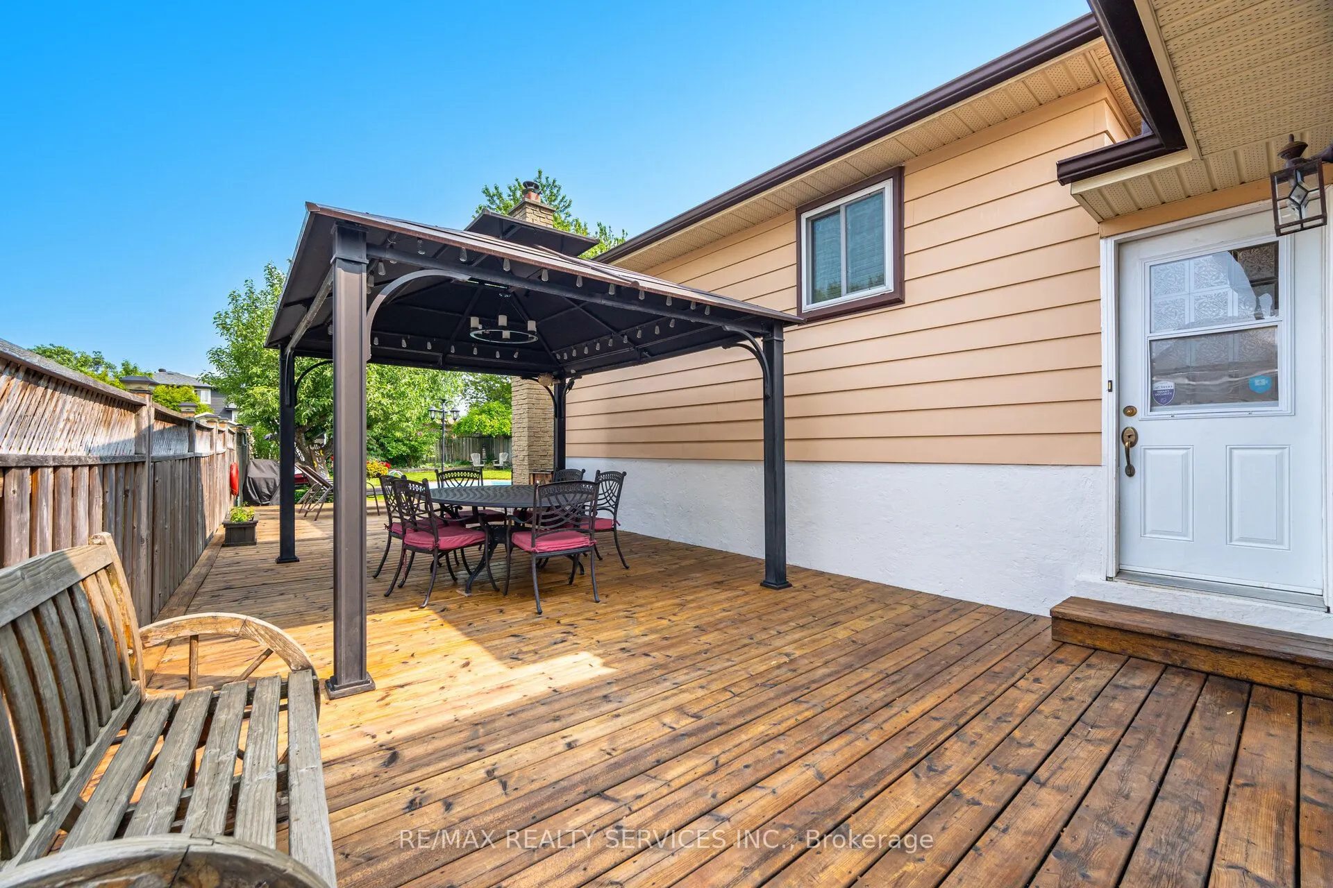10 Gatewood Drive