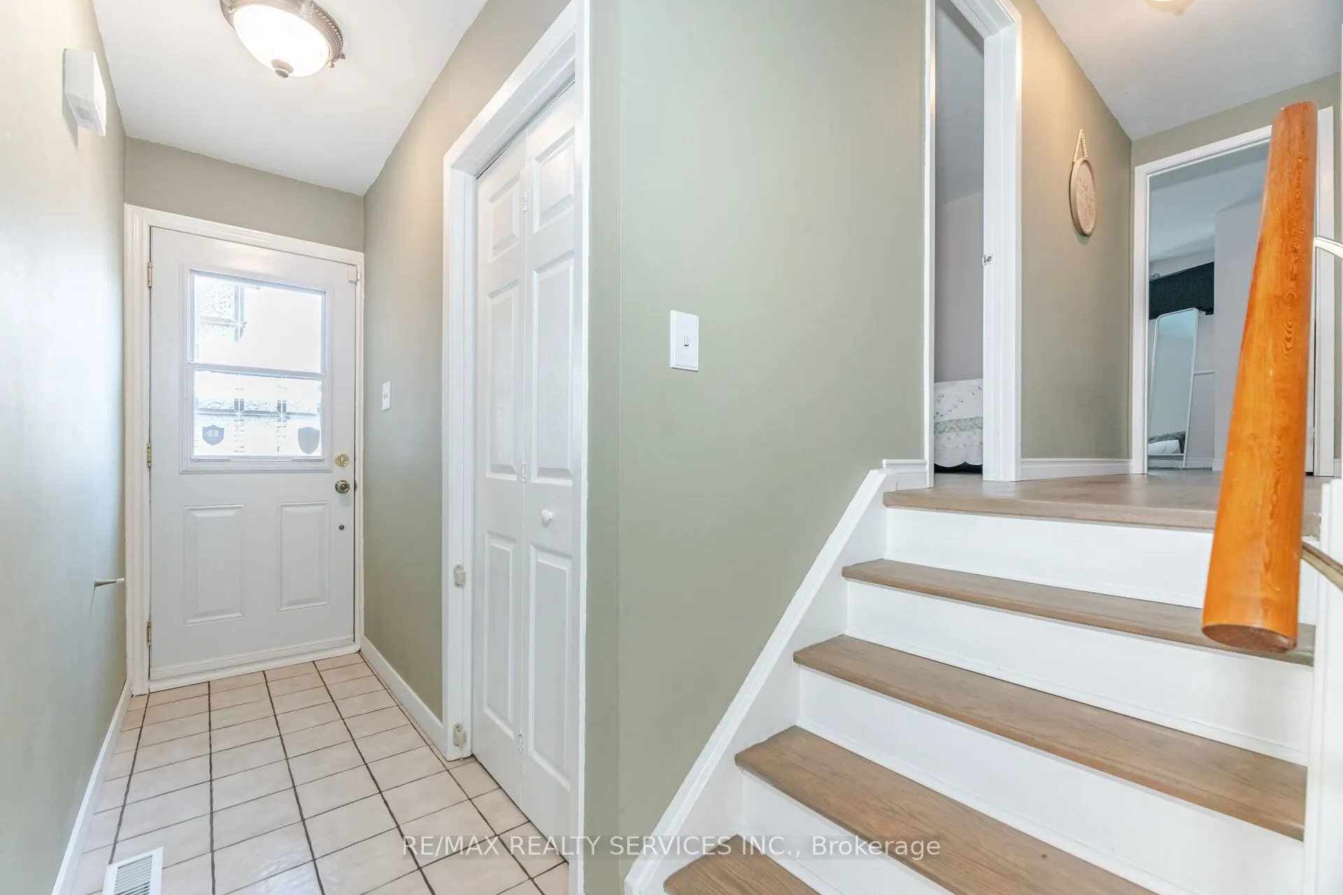 10 Gatewood Drive