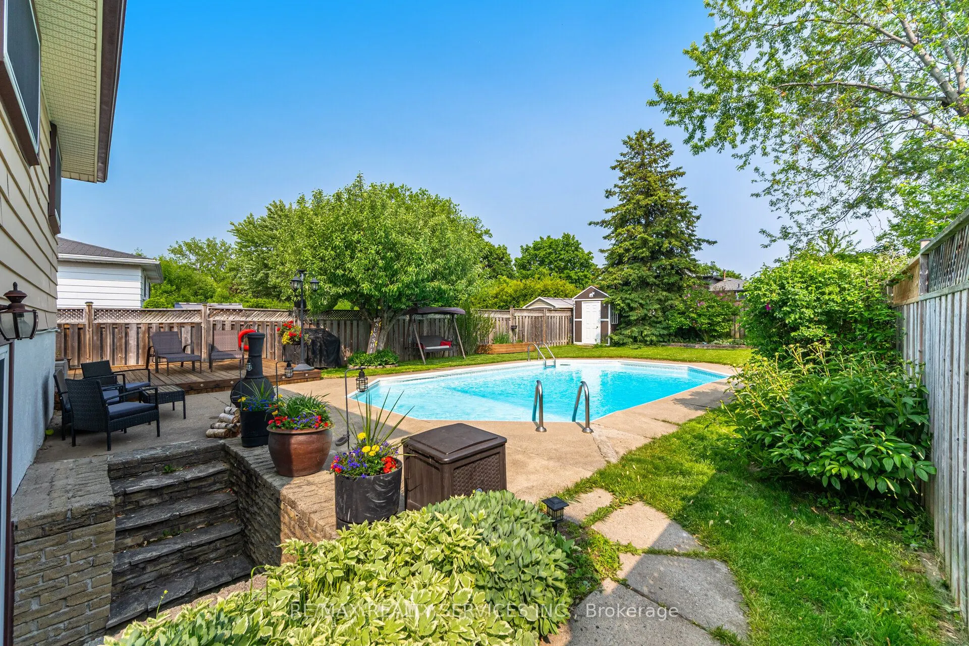 10 Gatewood Drive