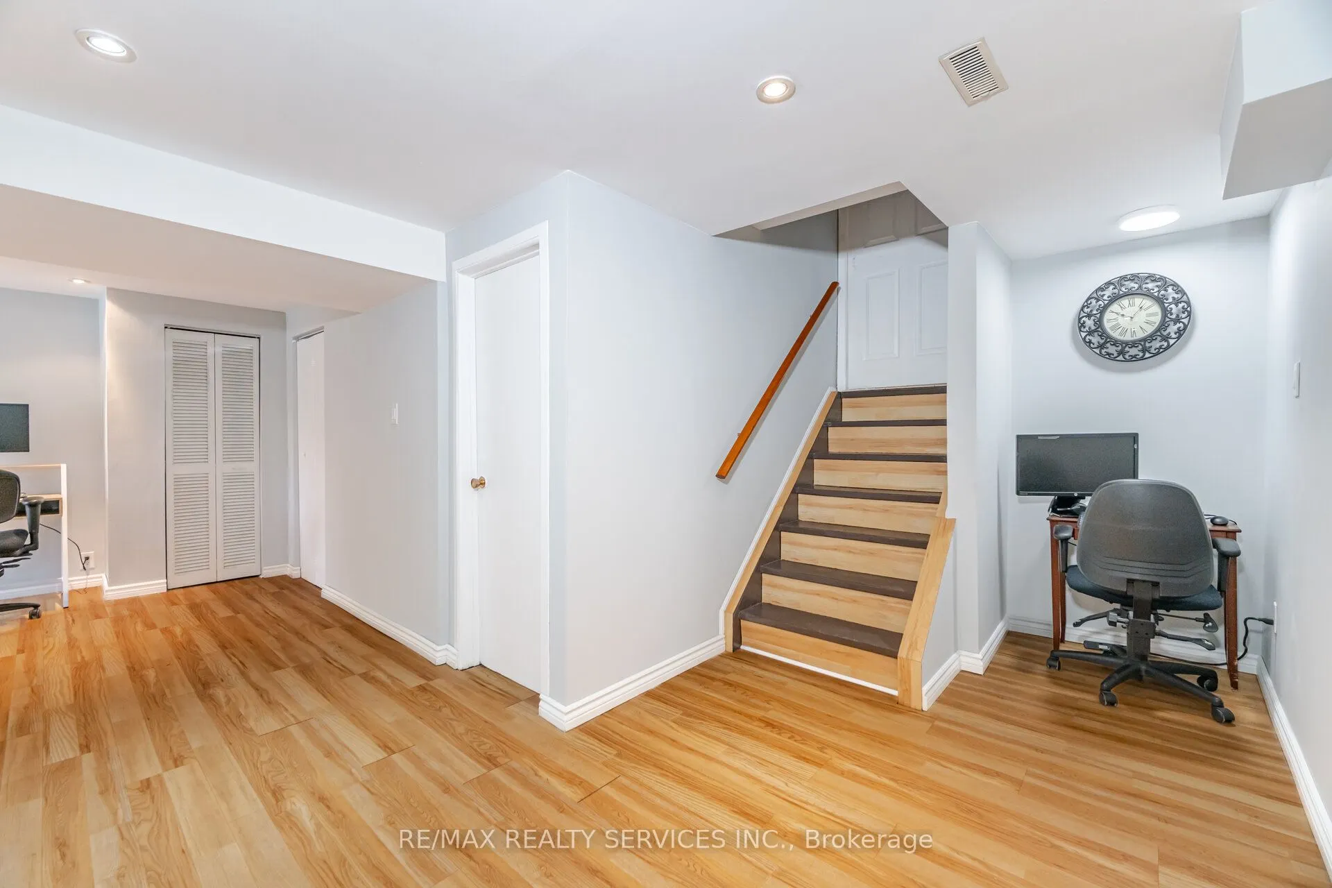 10 Gatewood Drive