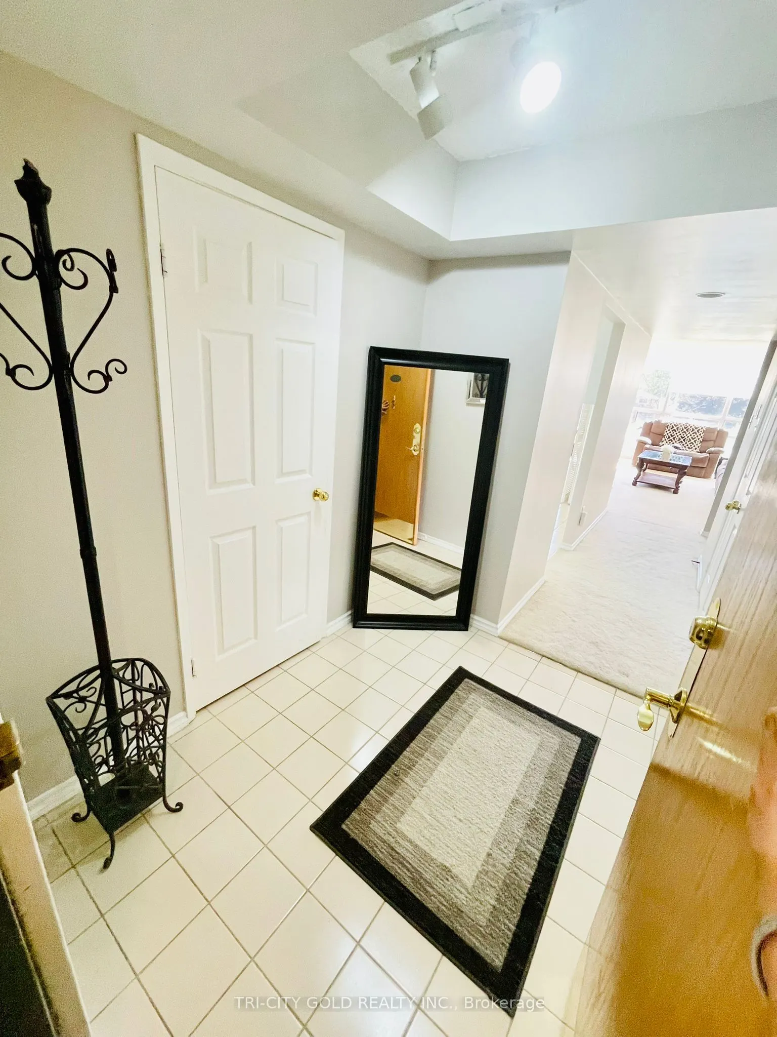 320 Mill Street S, #208