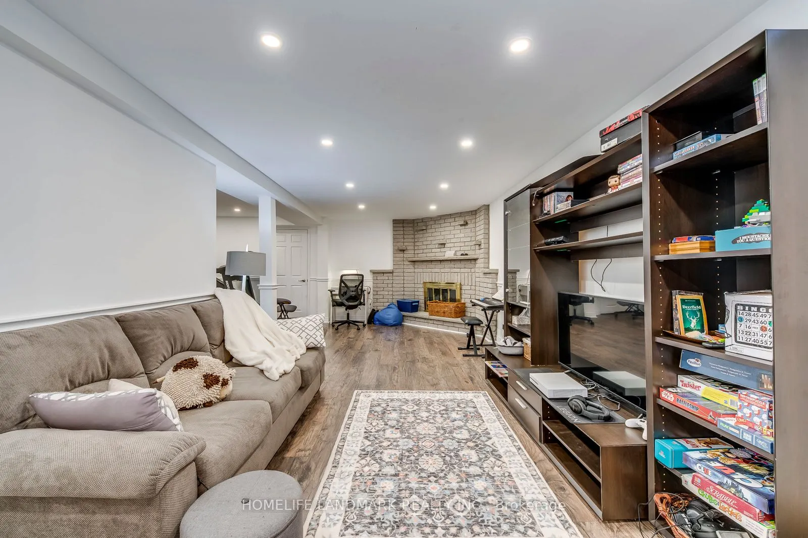 1076 Montrose Abbey Drive