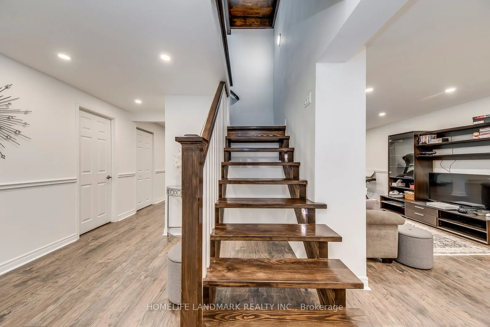1076 Montrose Abbey Drive