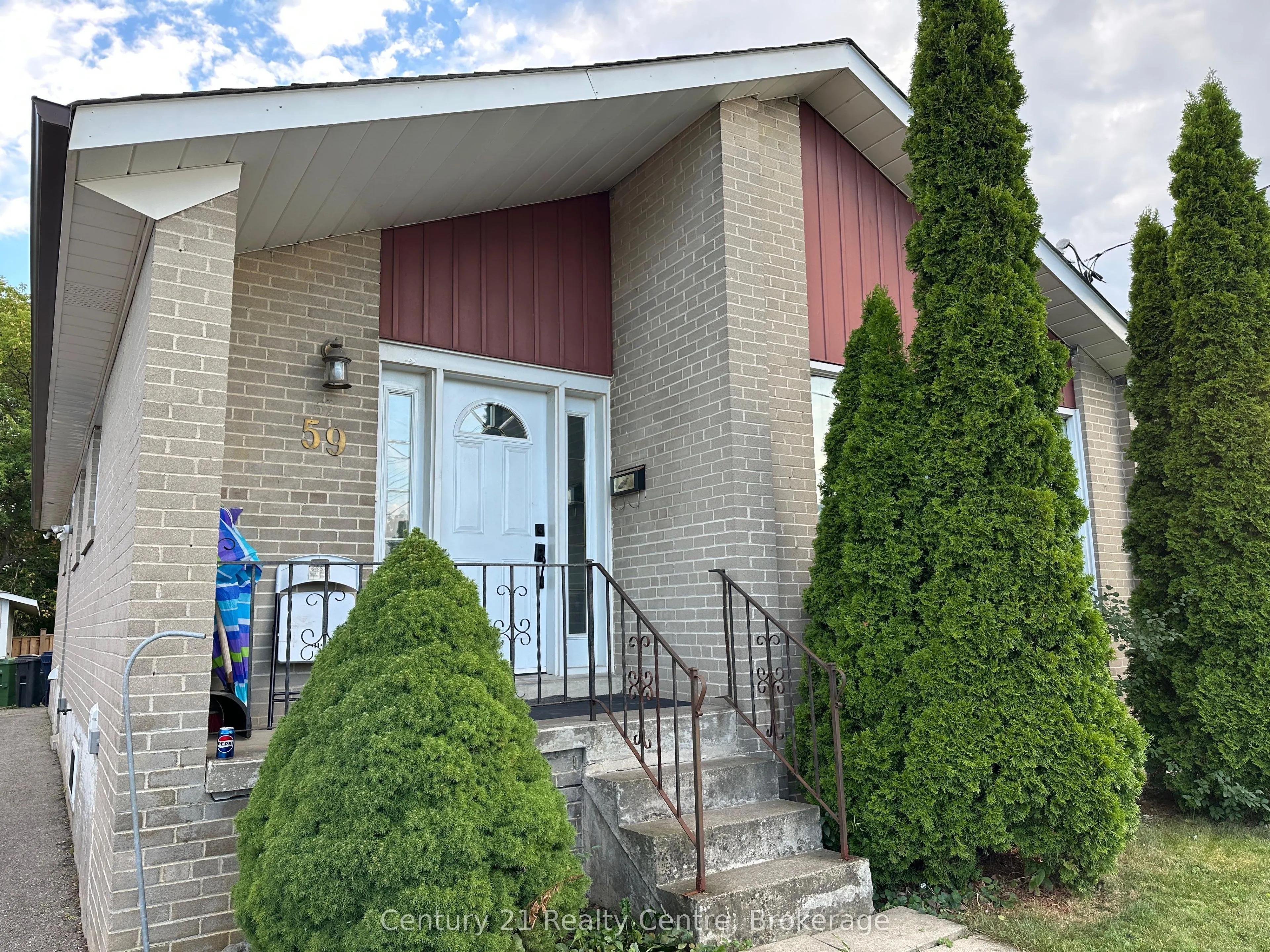 59 Monterrey Drive, #Upper