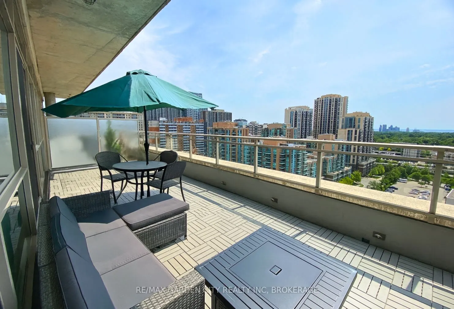 5101 Dundas Street W, #1402