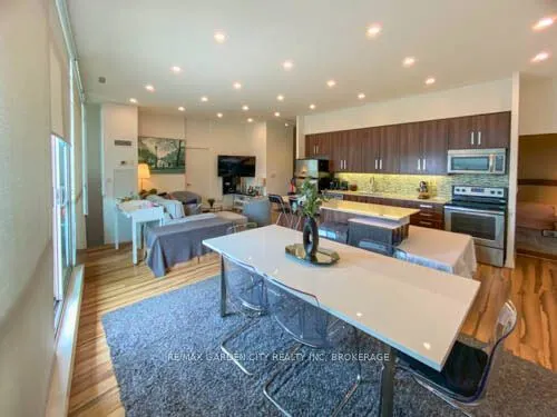 5101 Dundas Street W, #1402
