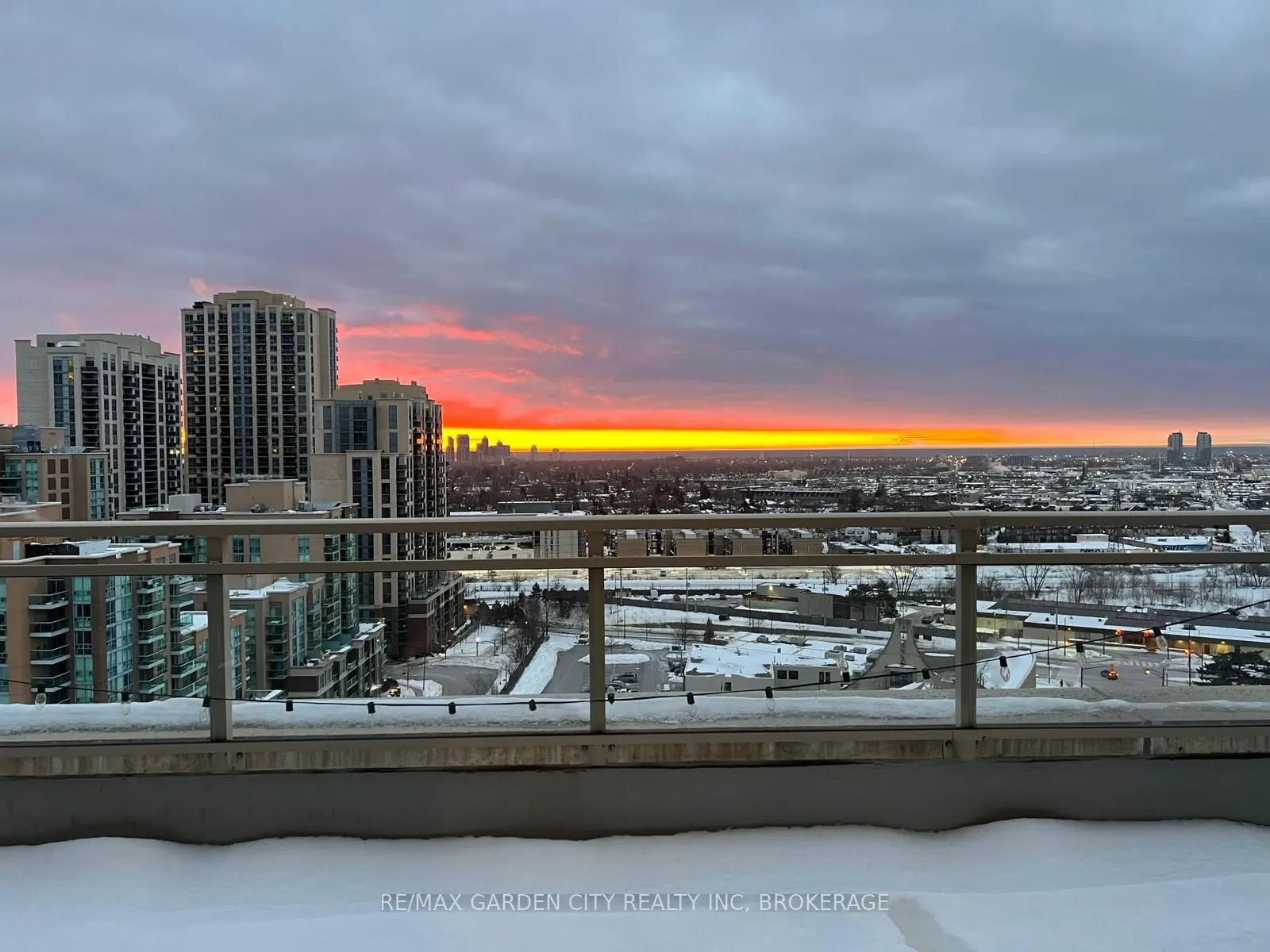 5101 Dundas Street W, #1402
