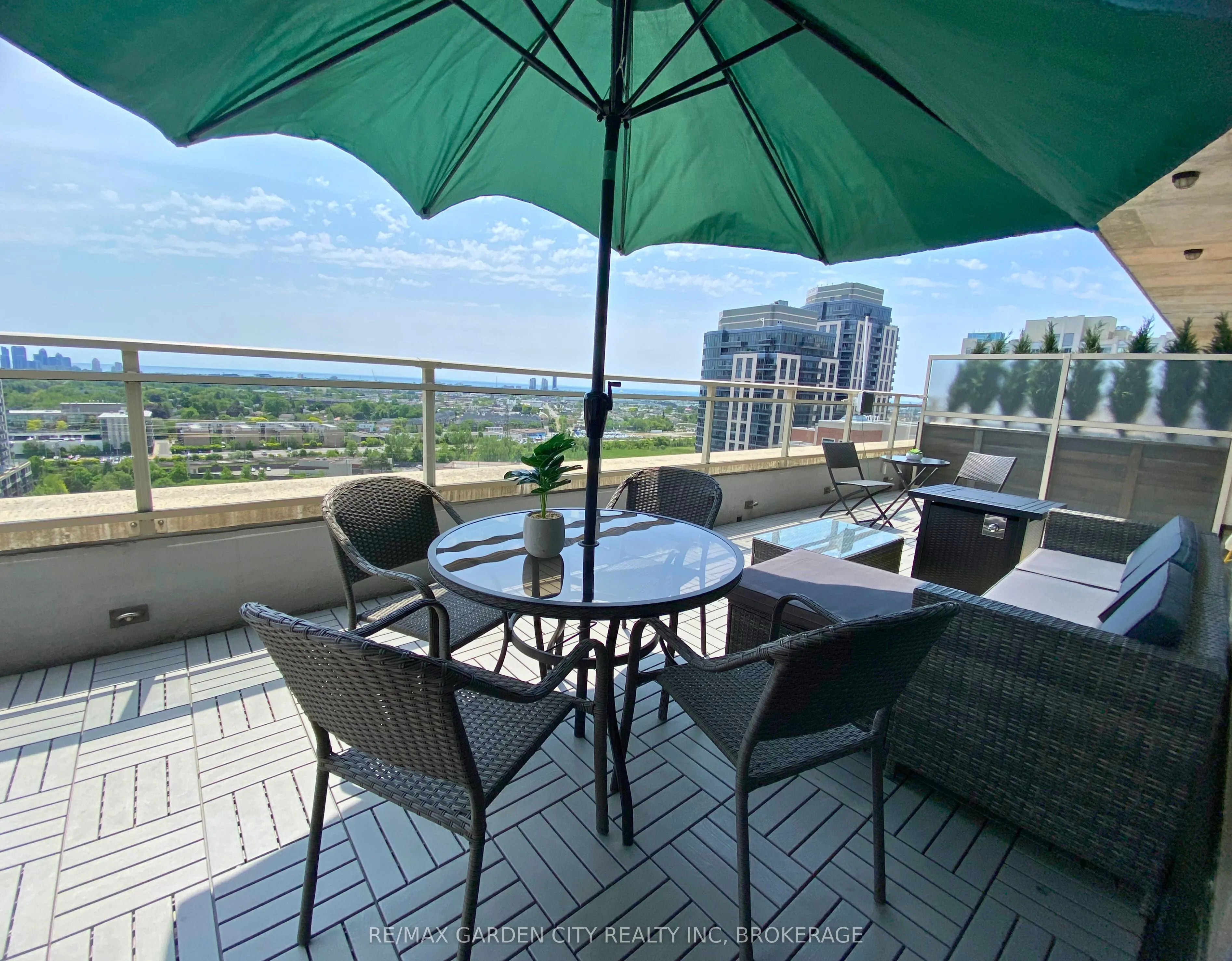5101 Dundas Street W, #1402