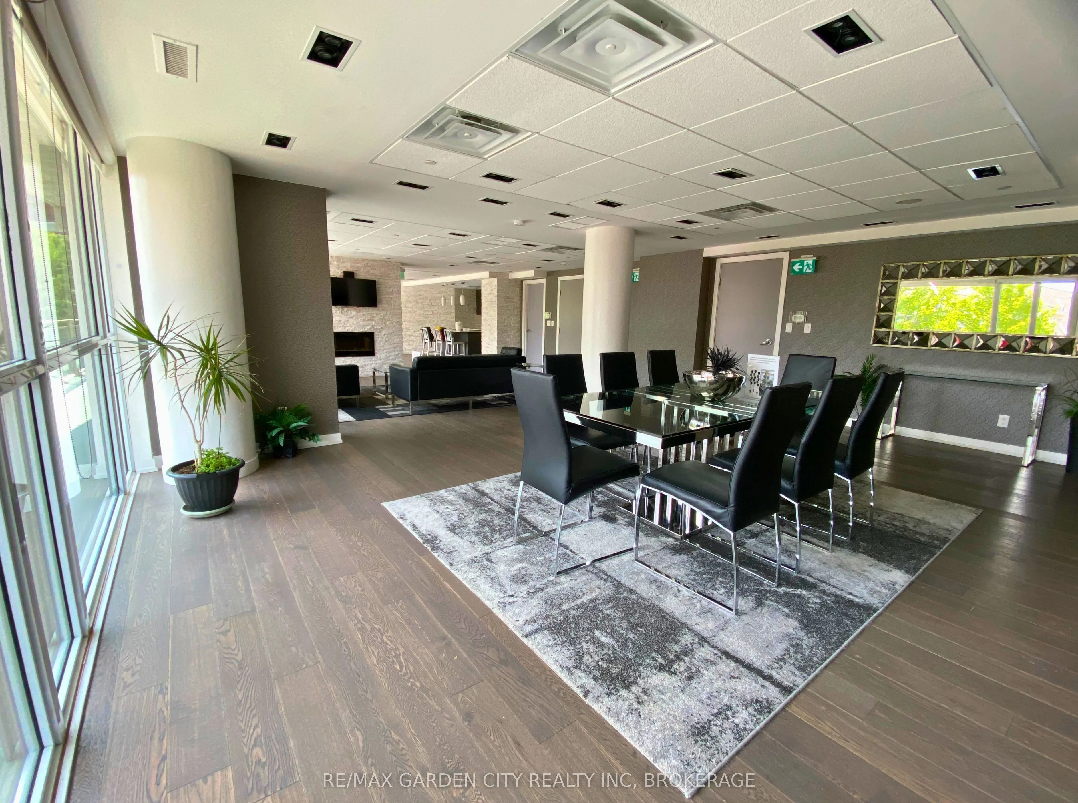 5101 Dundas Street W, #1402
