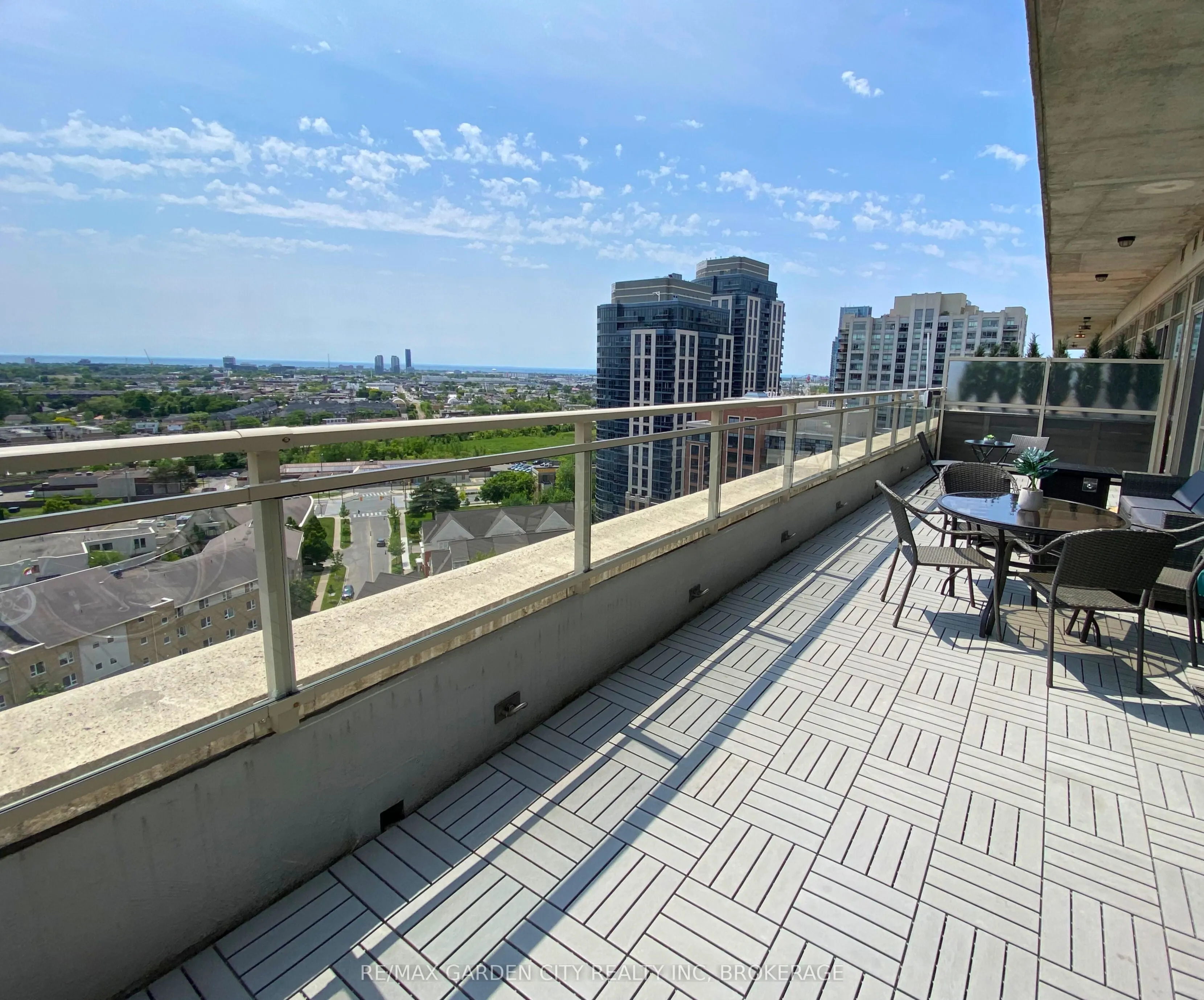 5101 Dundas Street W, #1402