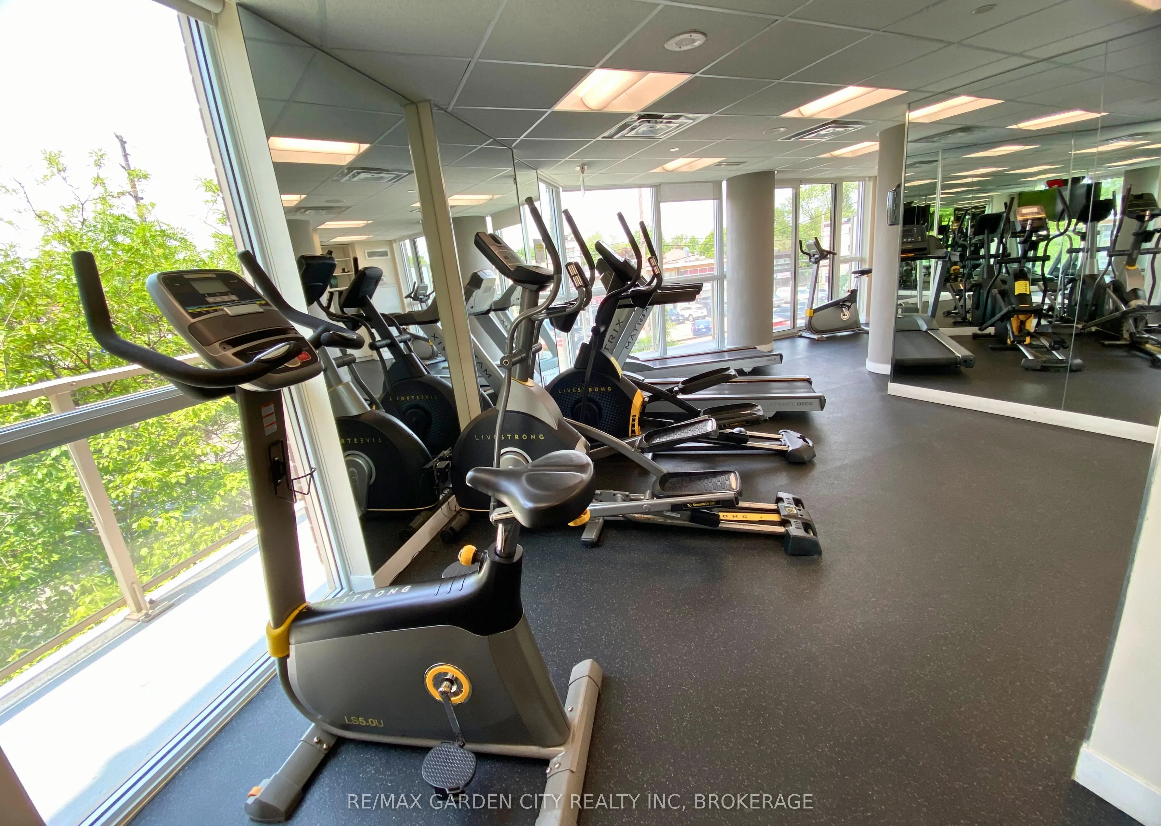 5101 Dundas Street W, #1402