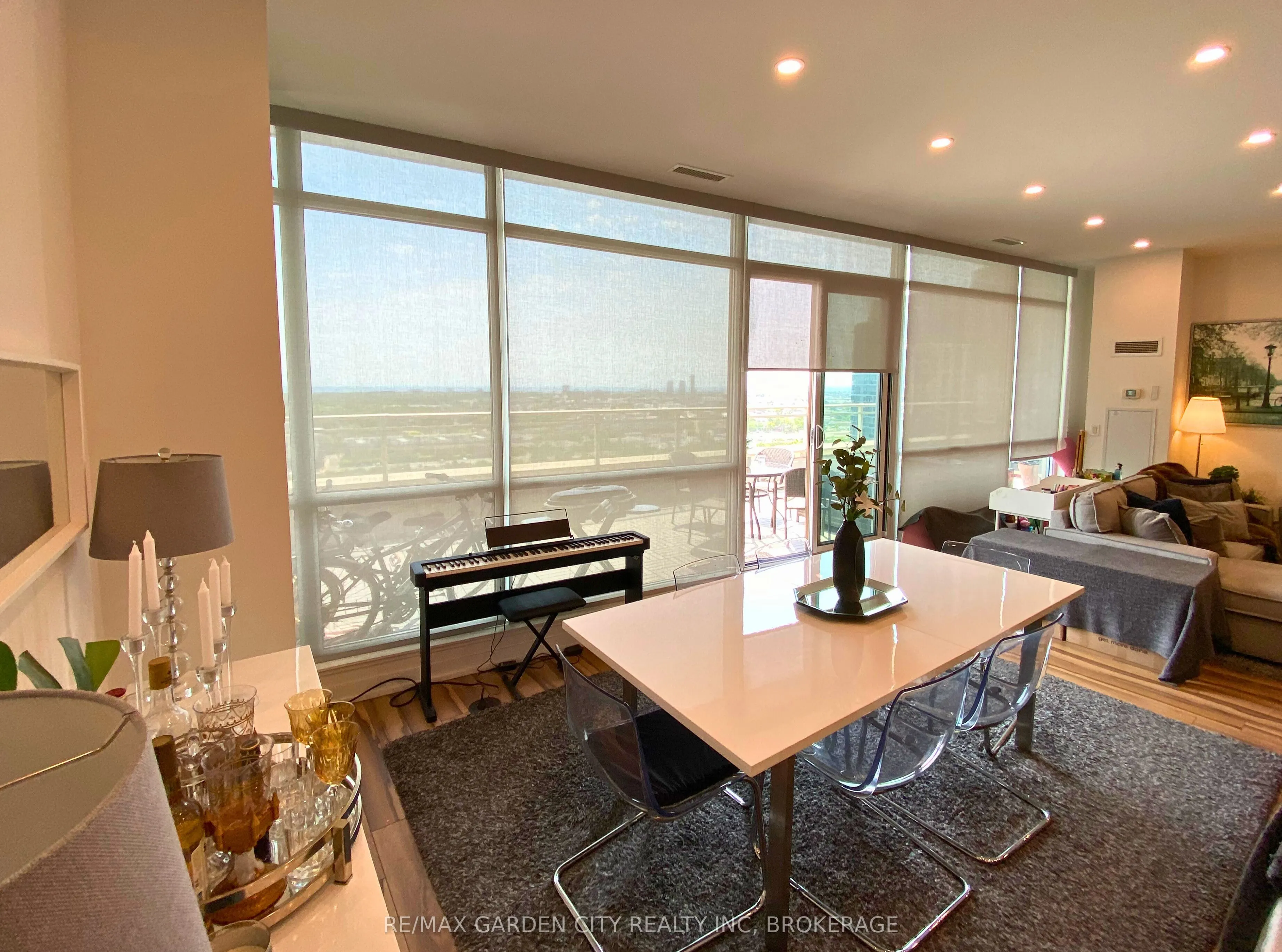 5101 Dundas Street W, #1402