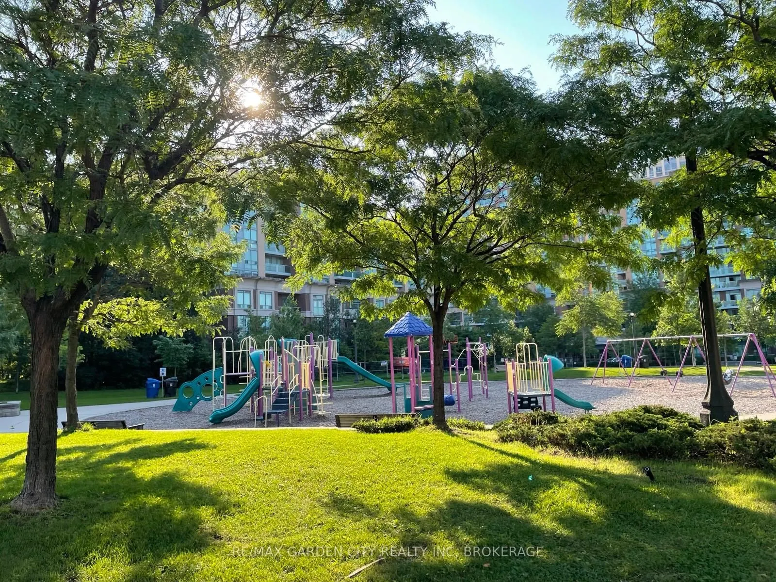 5101 Dundas Street W, #1402
