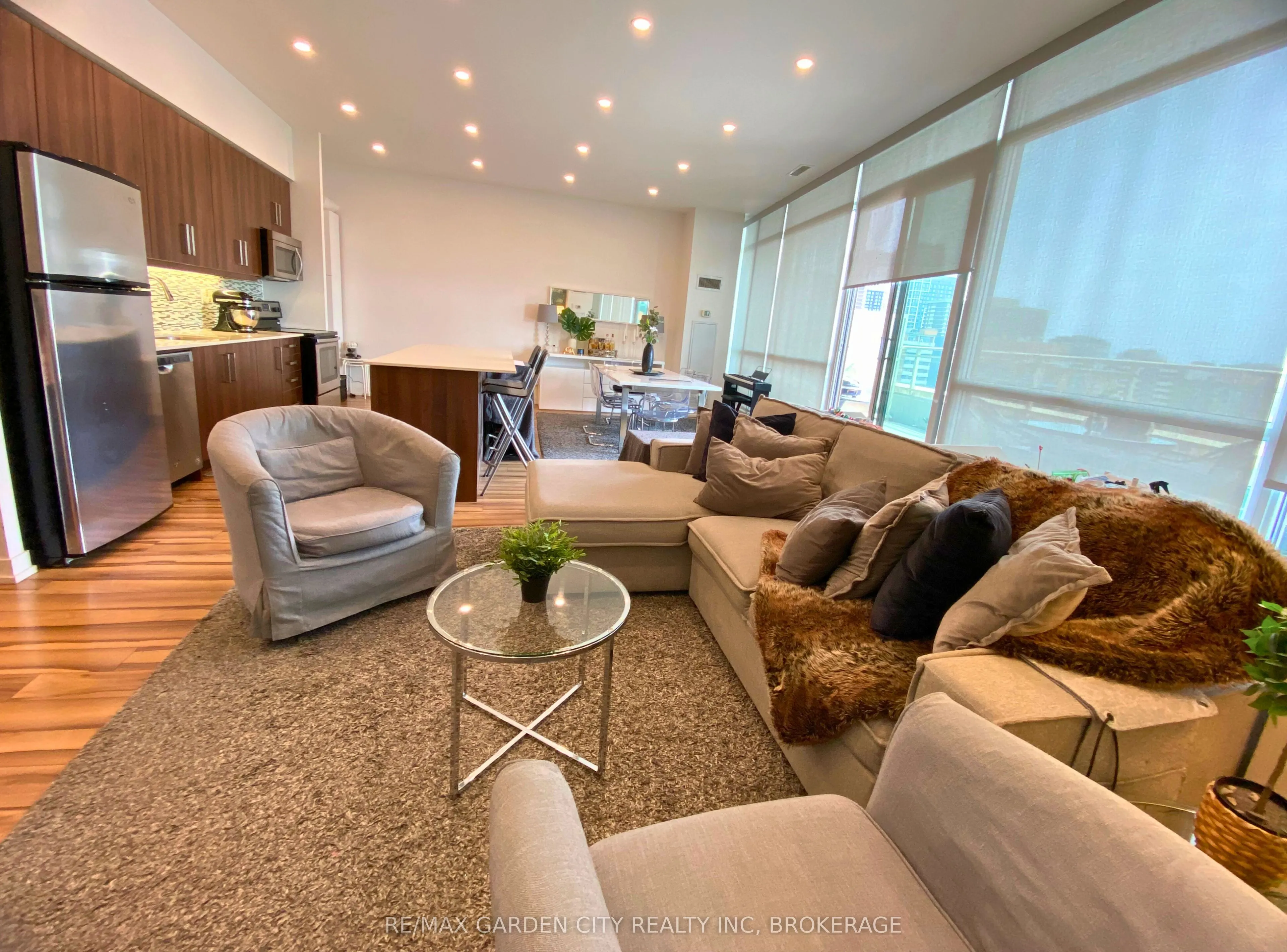 5101 Dundas Street W, #1402