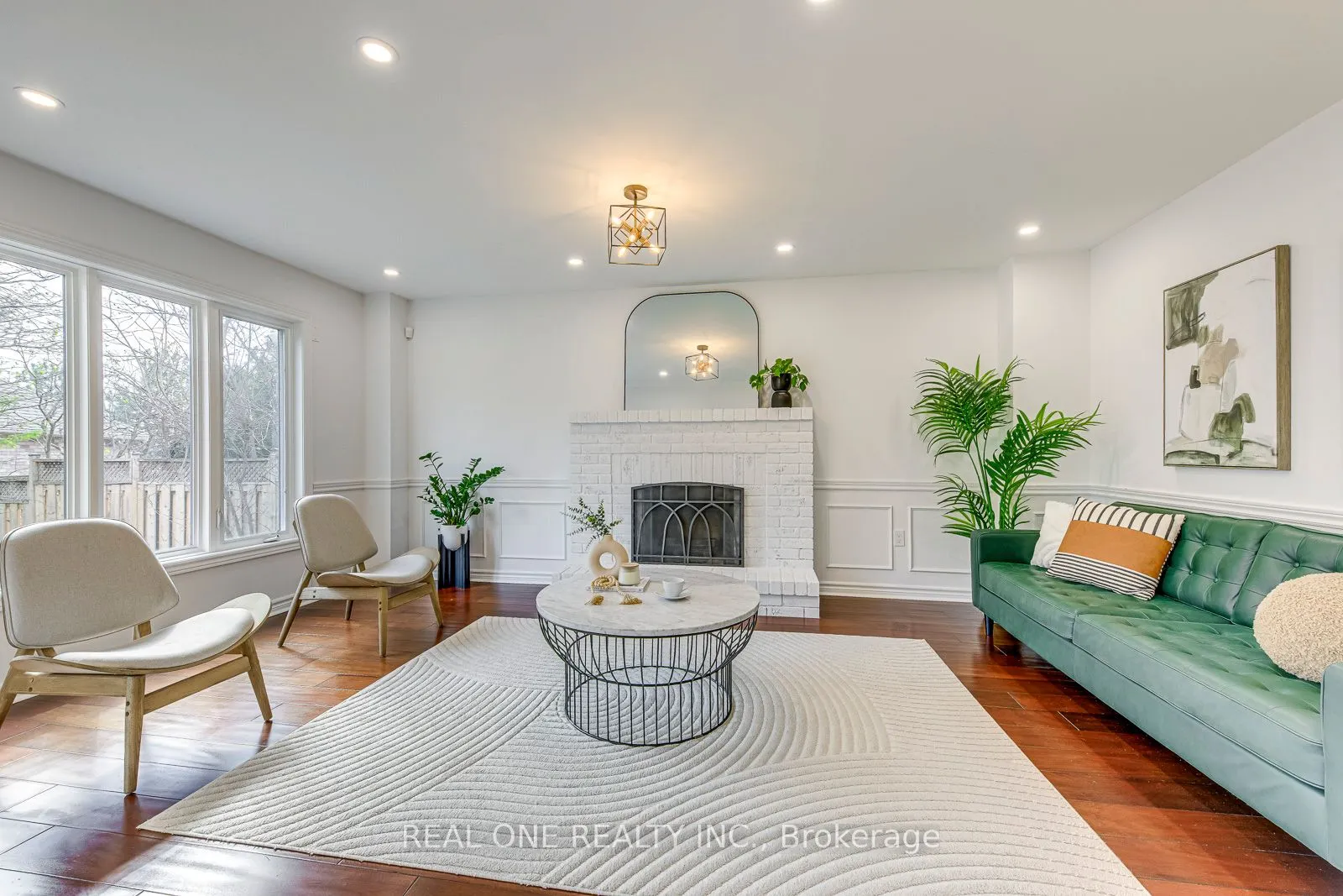 2075 Banbury Crescent