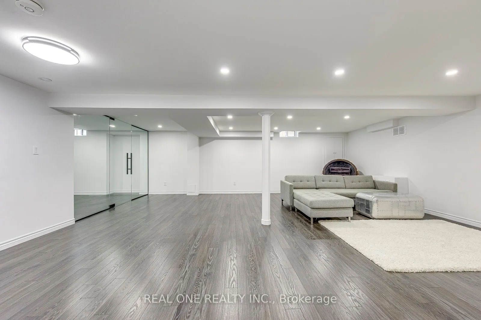 2075 Banbury Crescent