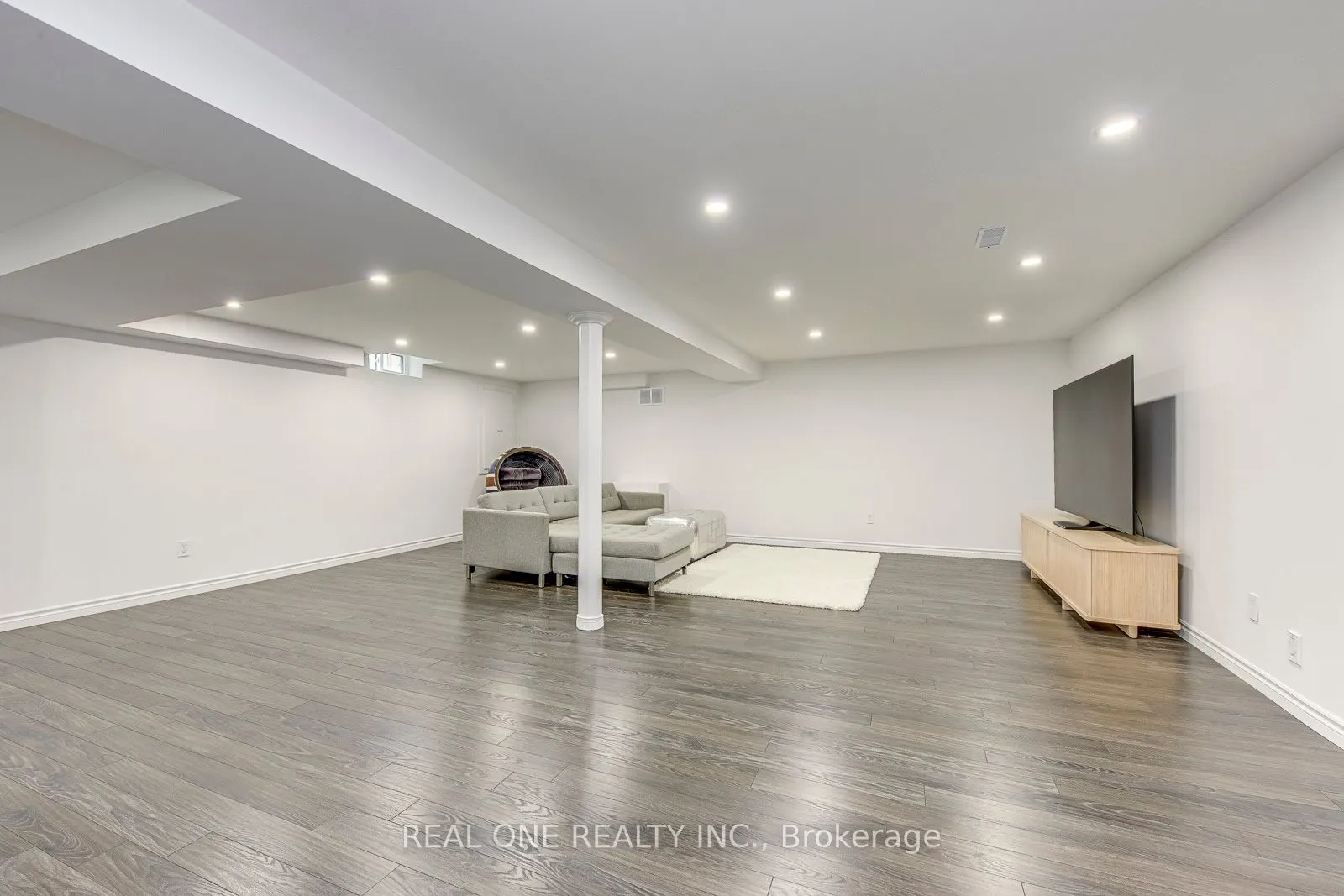2075 Banbury Crescent