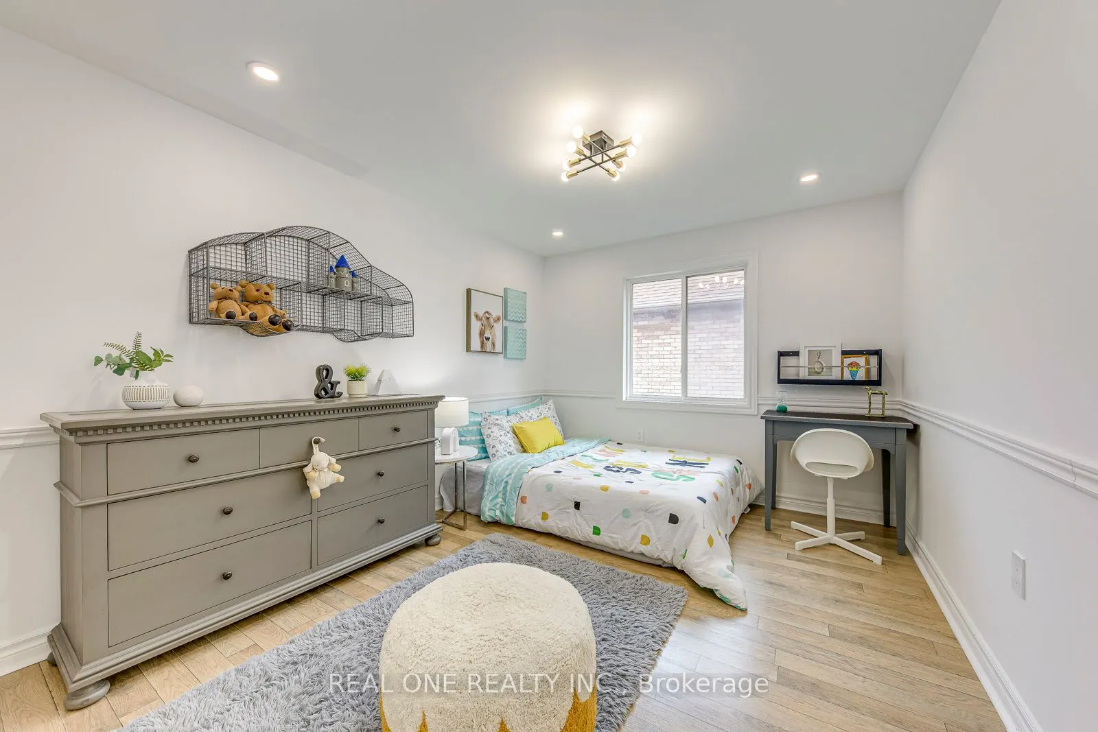 2075 Banbury Crescent