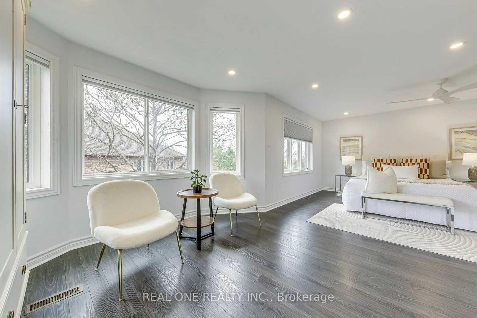 2075 Banbury Crescent